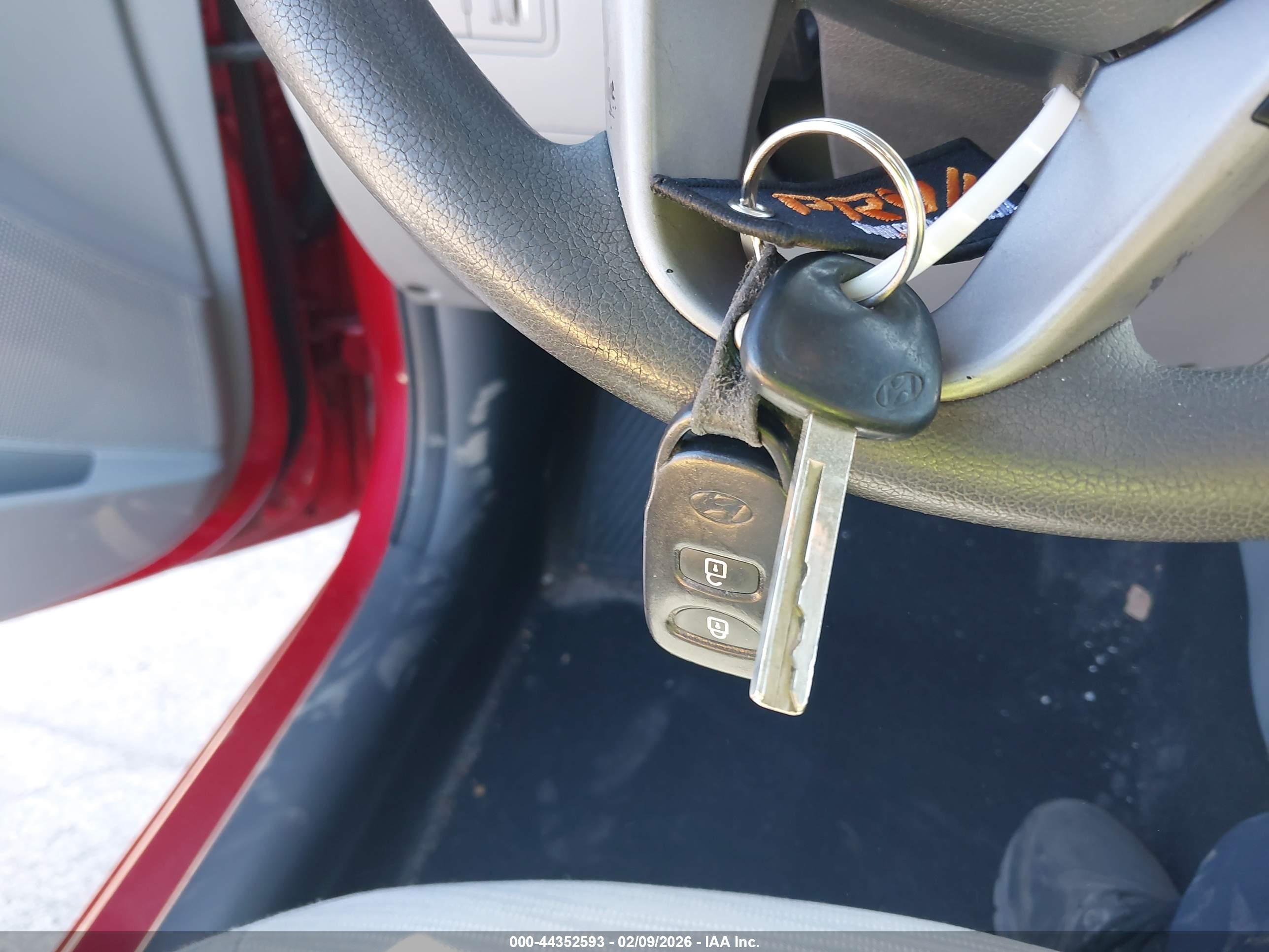 HYUNDAI ACCENT image 11