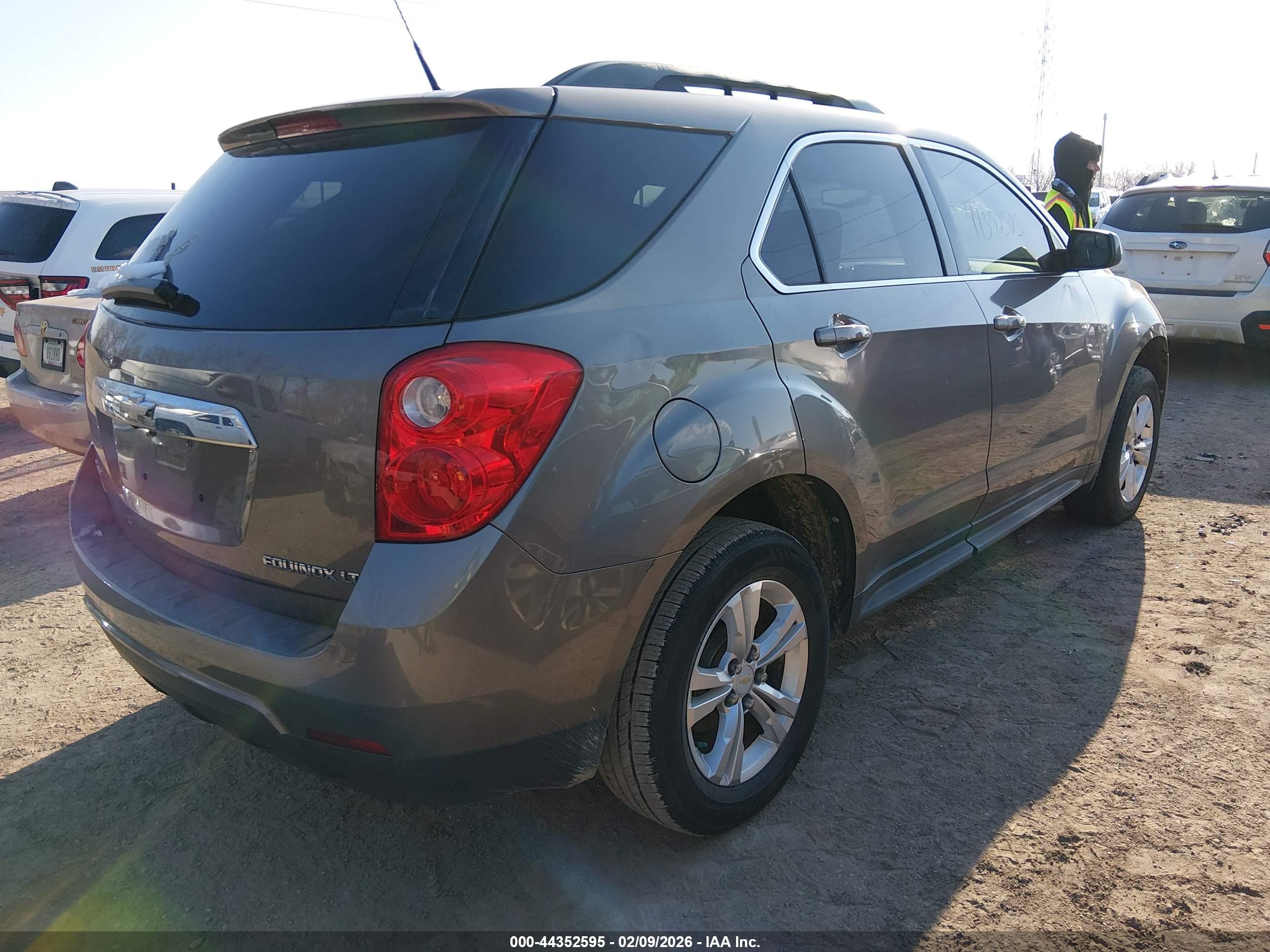 CHEVROLET EQUINOX image 4