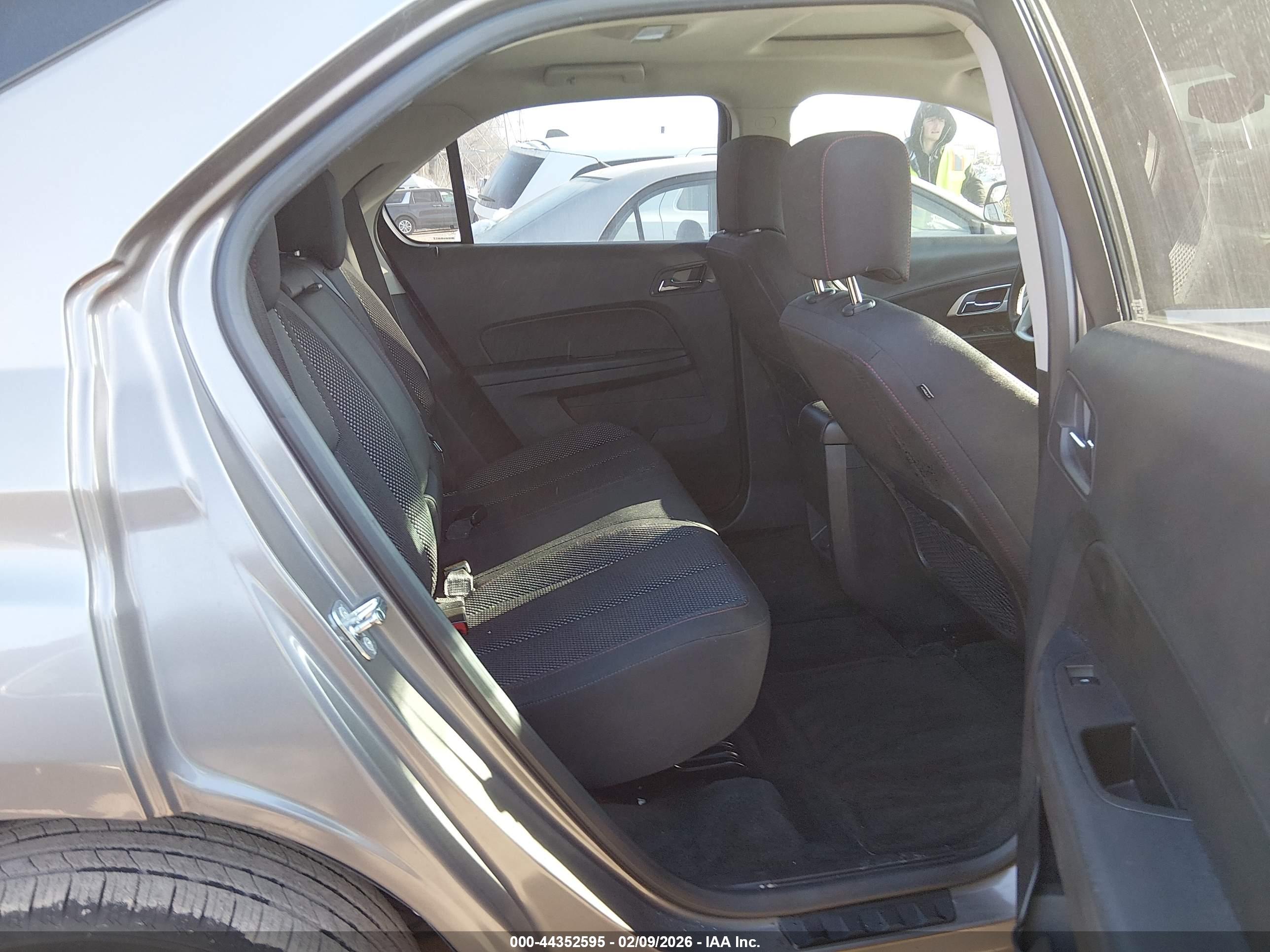 CHEVROLET EQUINOX image 8