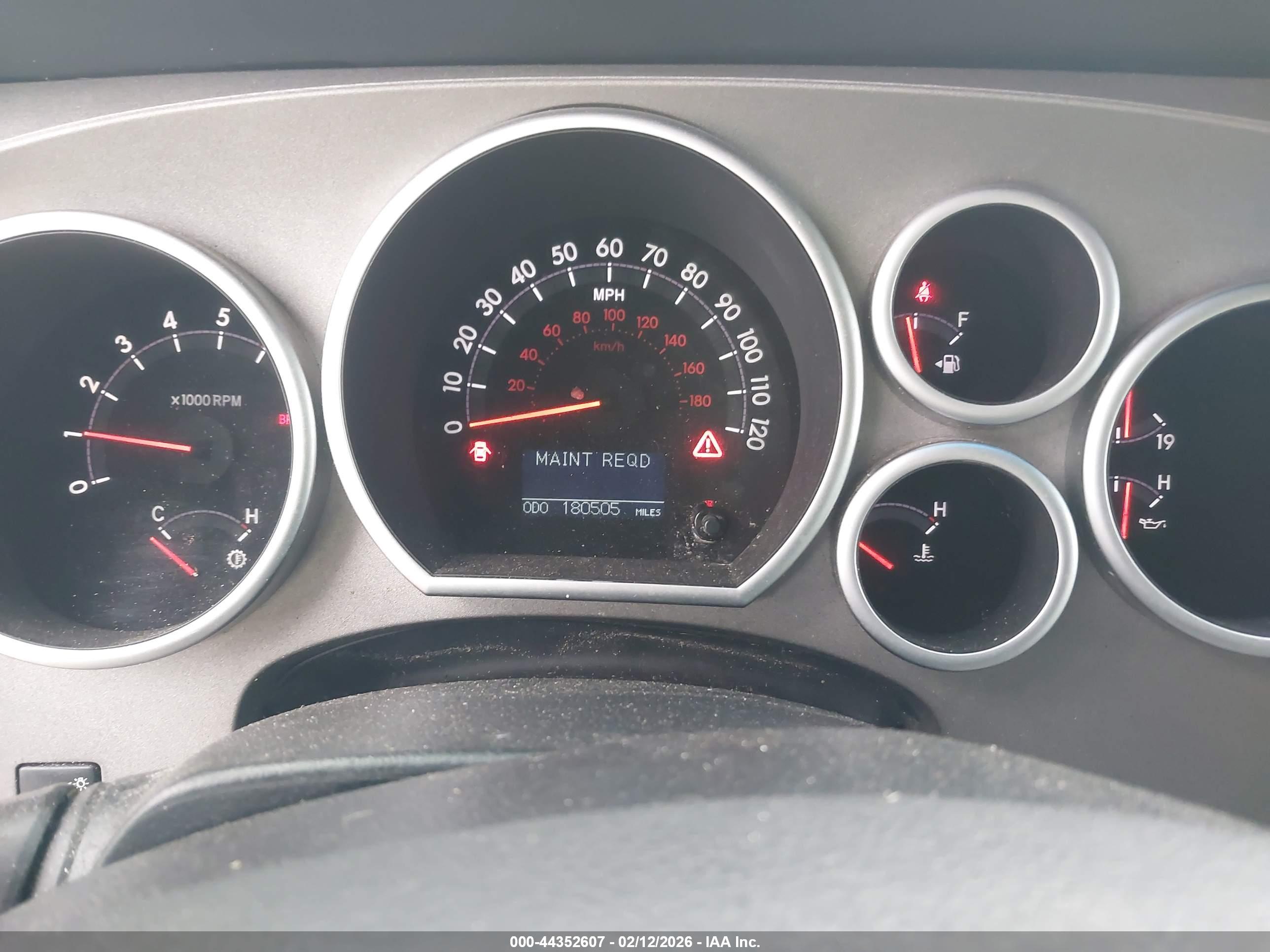 TOYOTA SEQUOIA image 7
