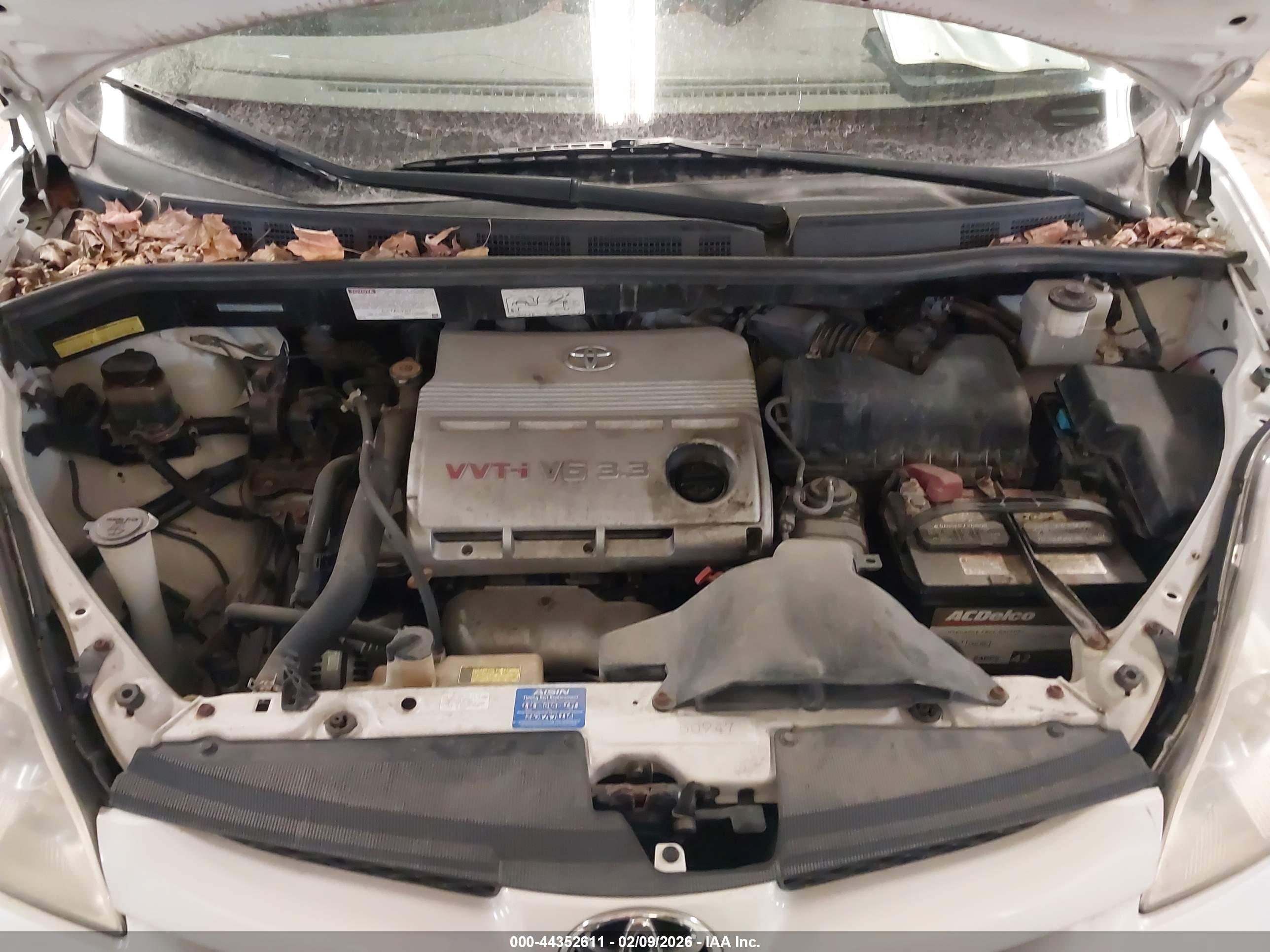 TOYOTA SIENNA image 6