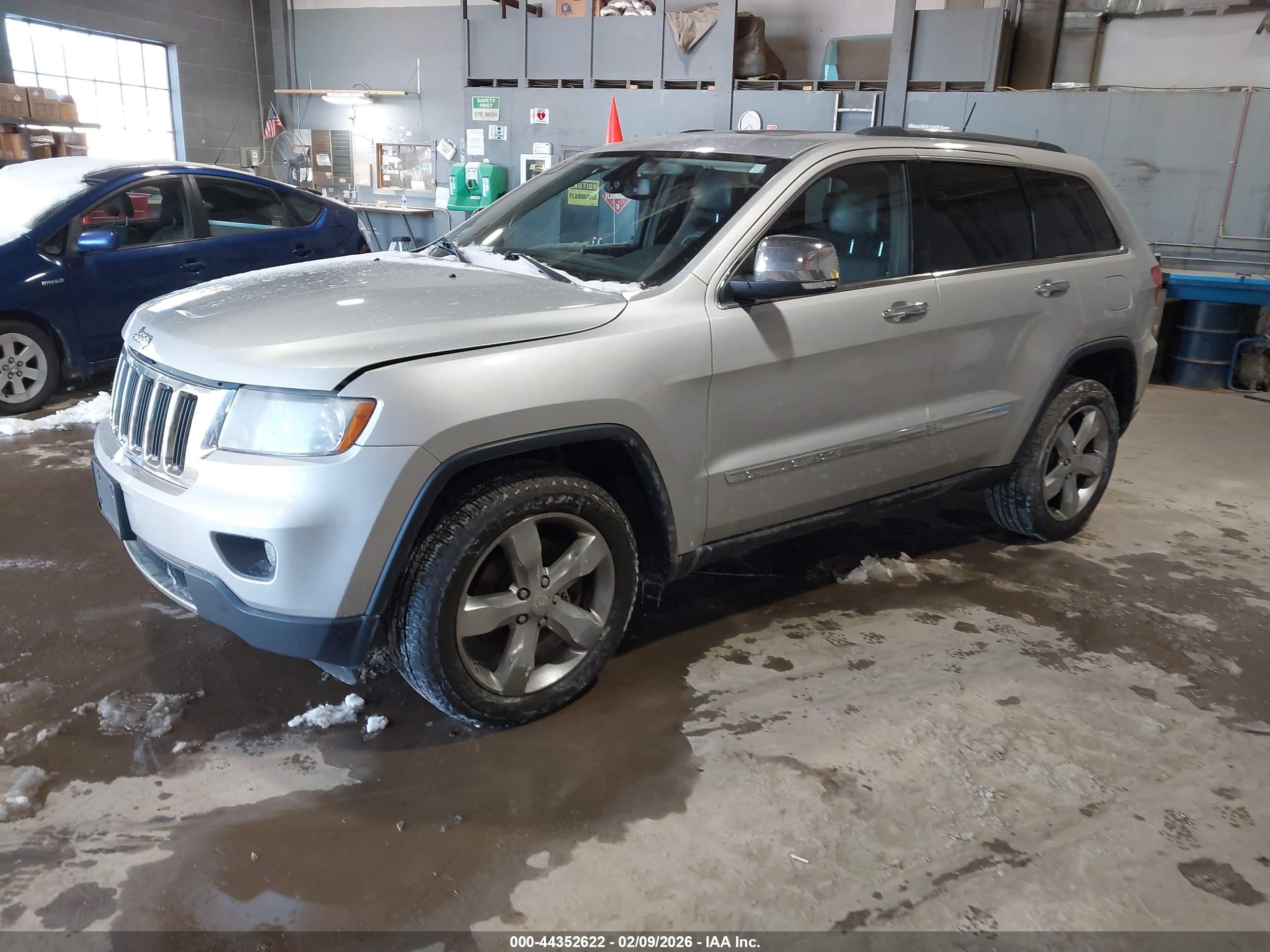 JEEP GRAND image 2