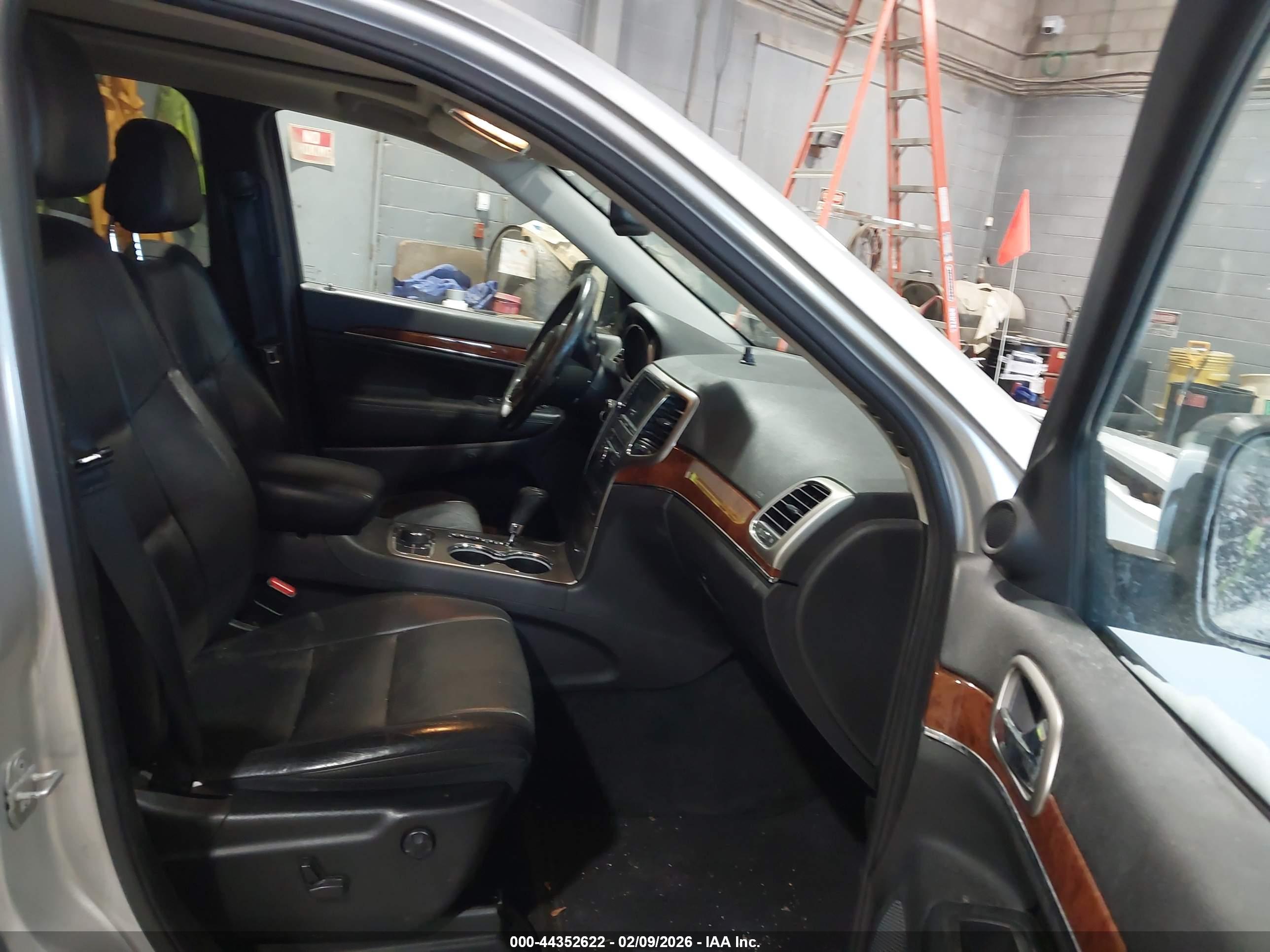 JEEP GRAND image 5