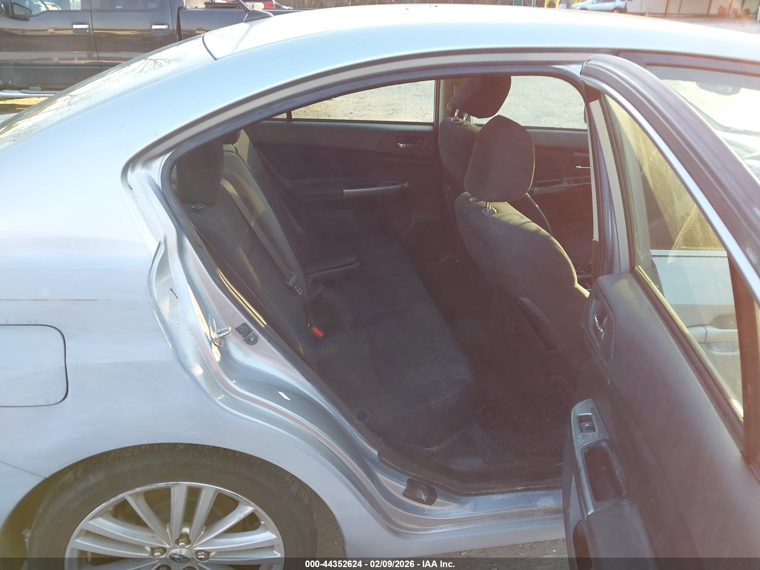 SUBARU IMPREZA image 8
