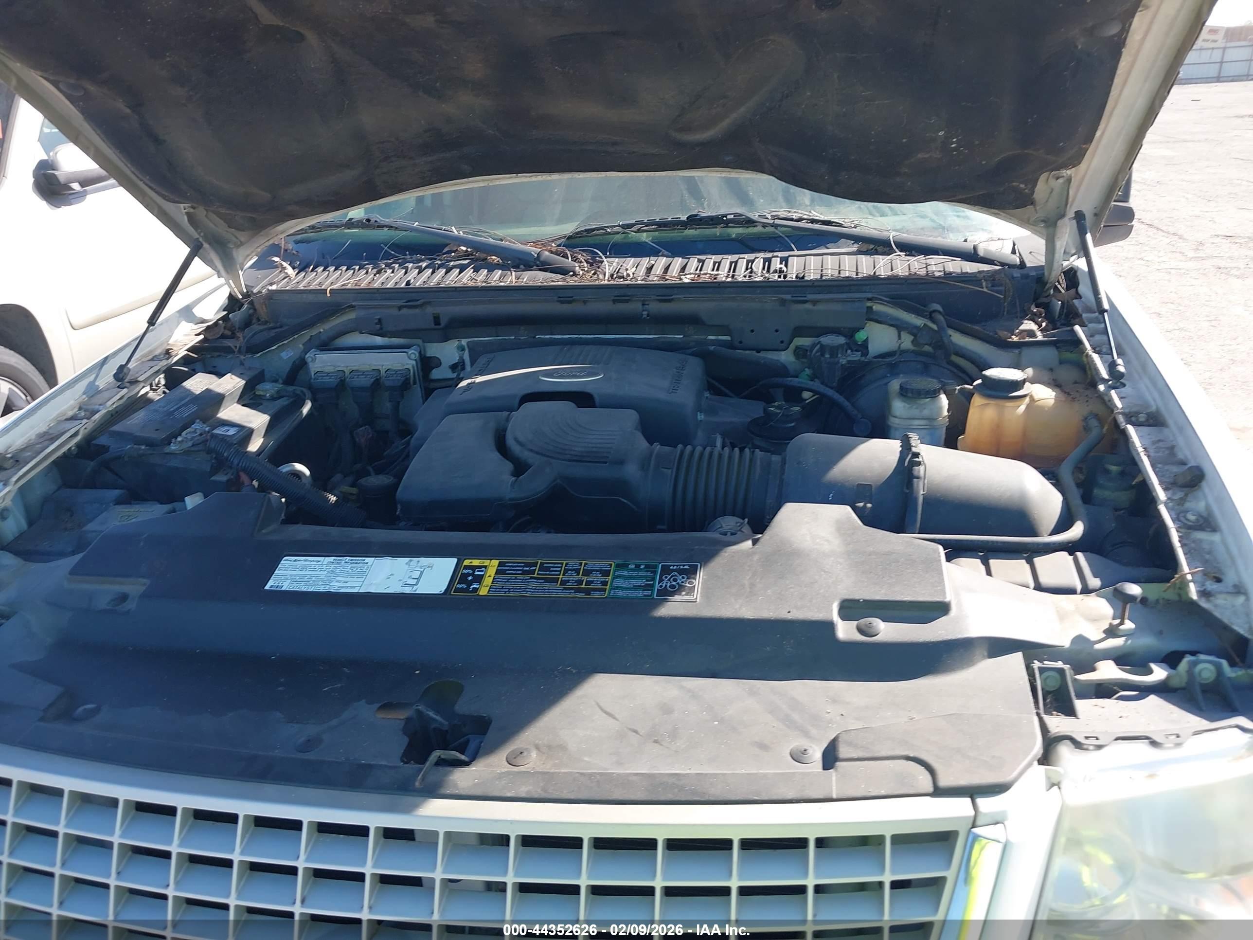 FORD EXPEDITION image 10
