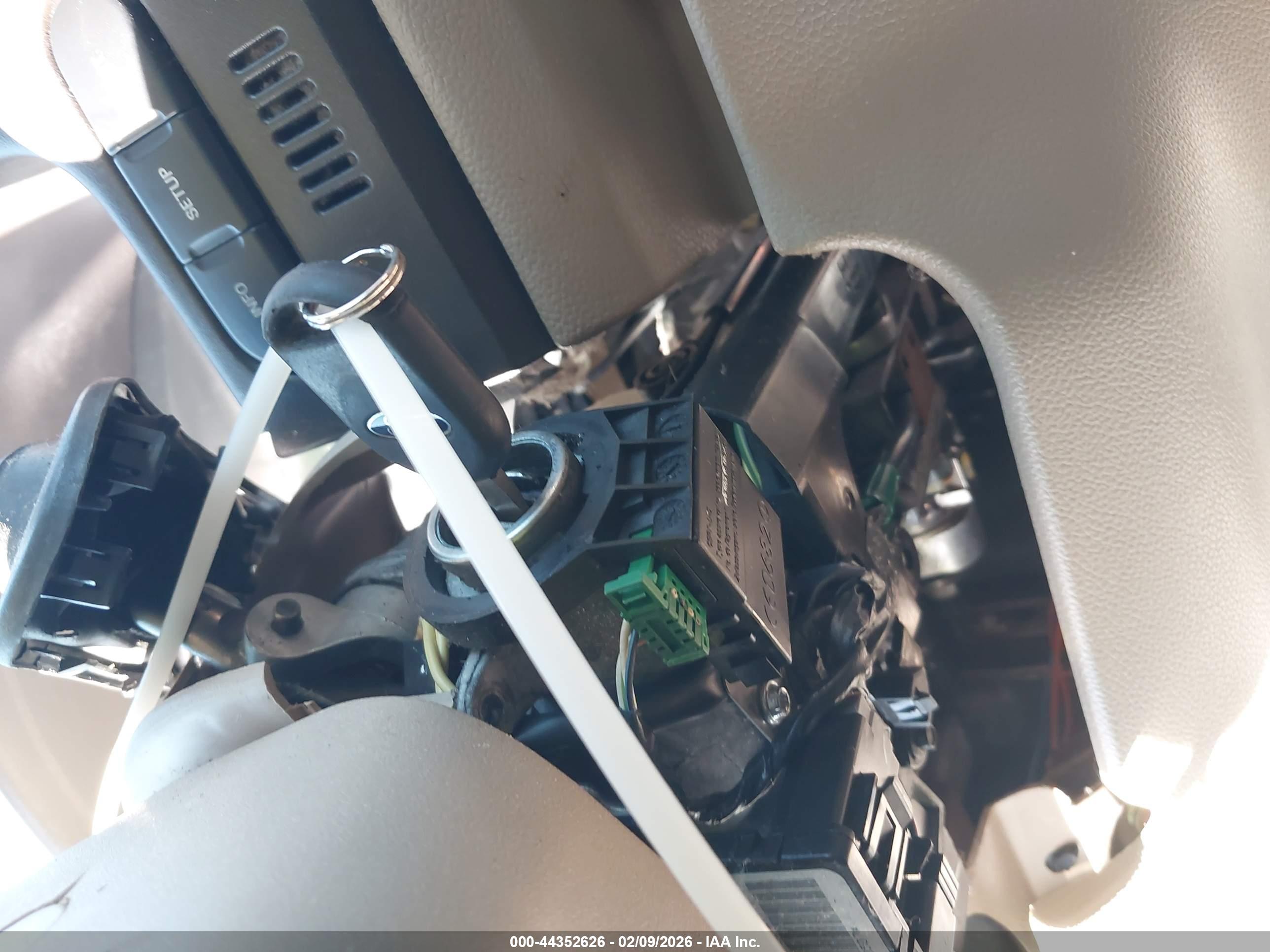 FORD EXPEDITION image 6