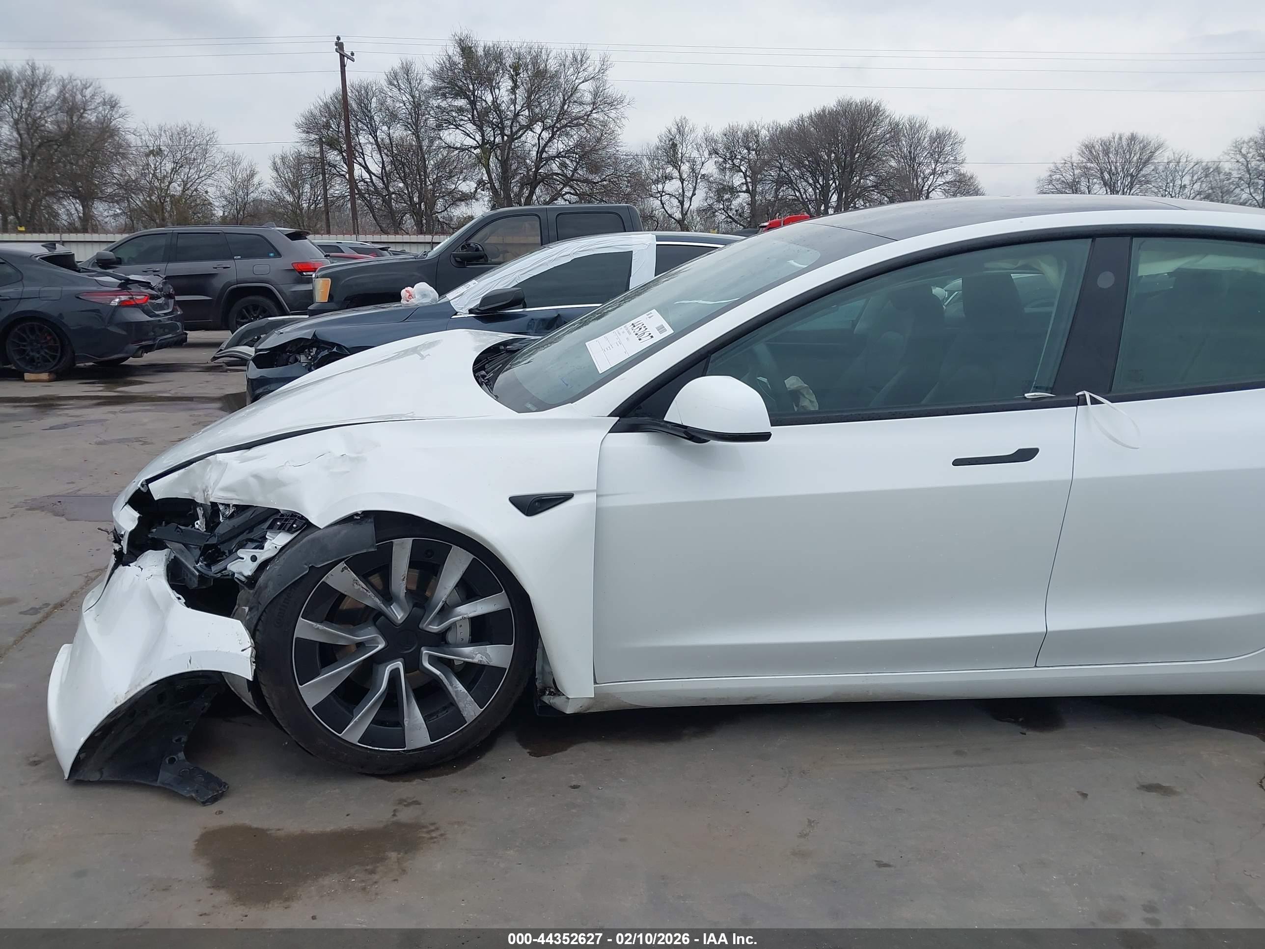 TESLA MODEL image 6
