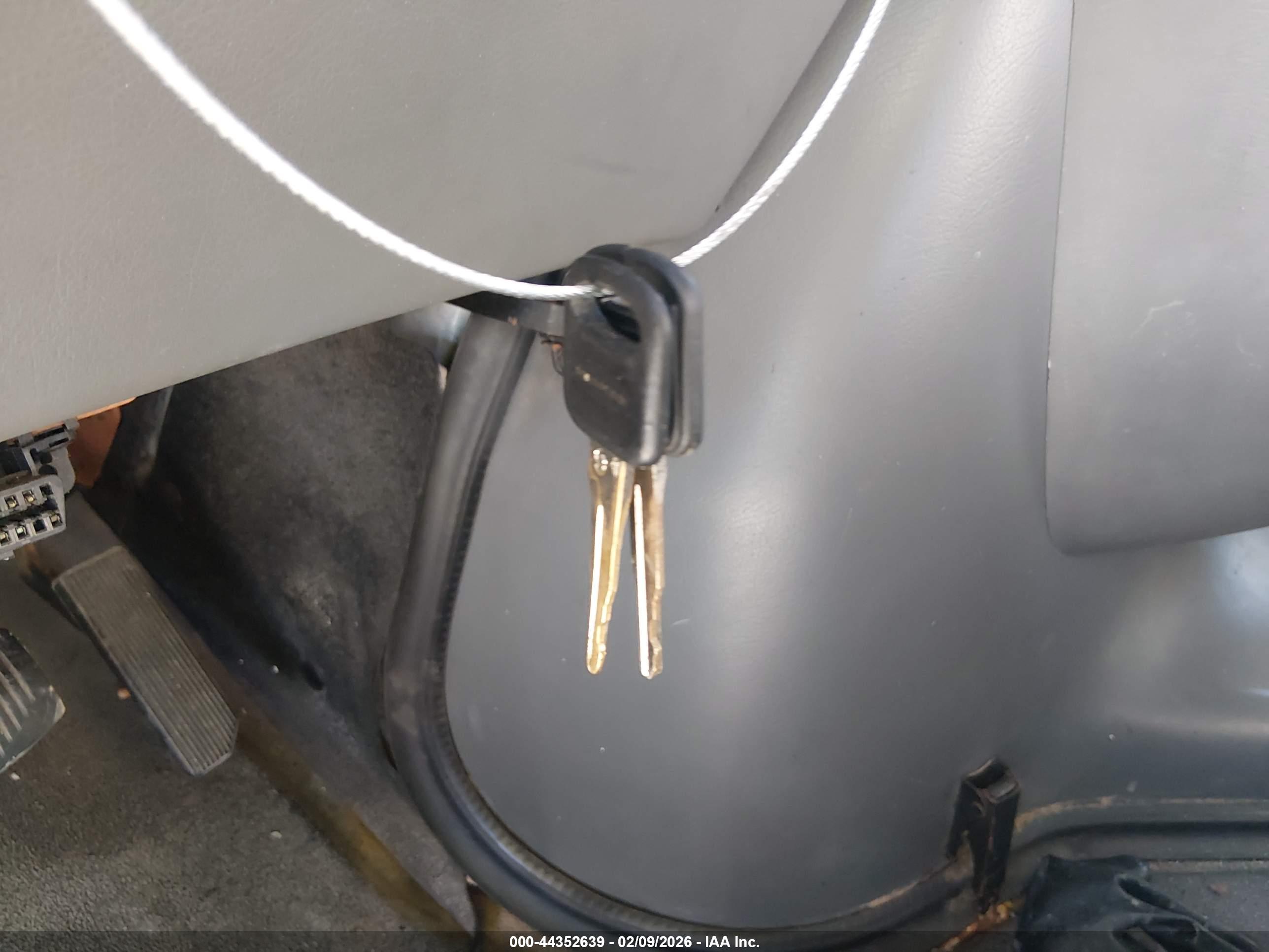 FORD E-350 image 11