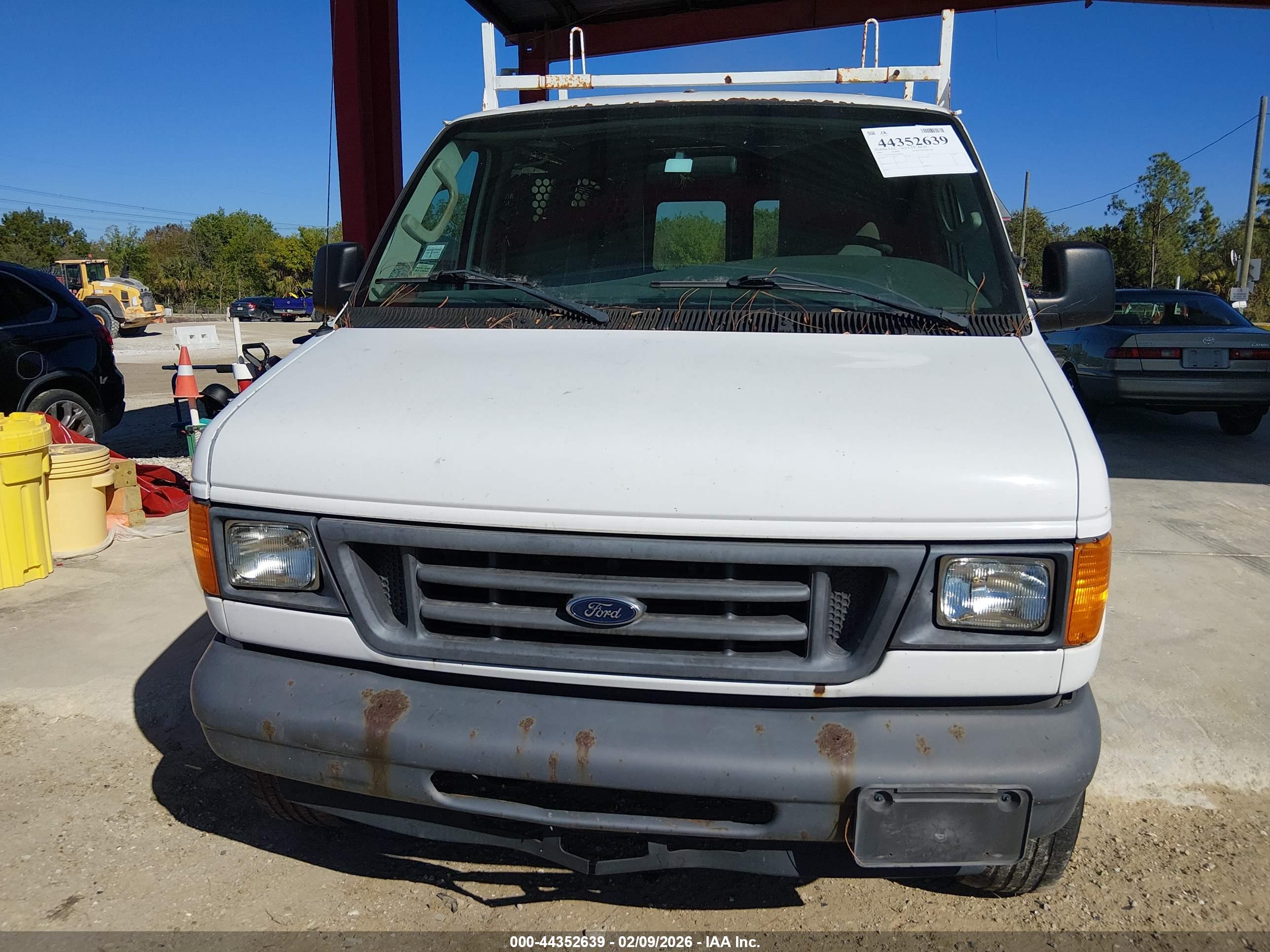 FORD E-350 image 6