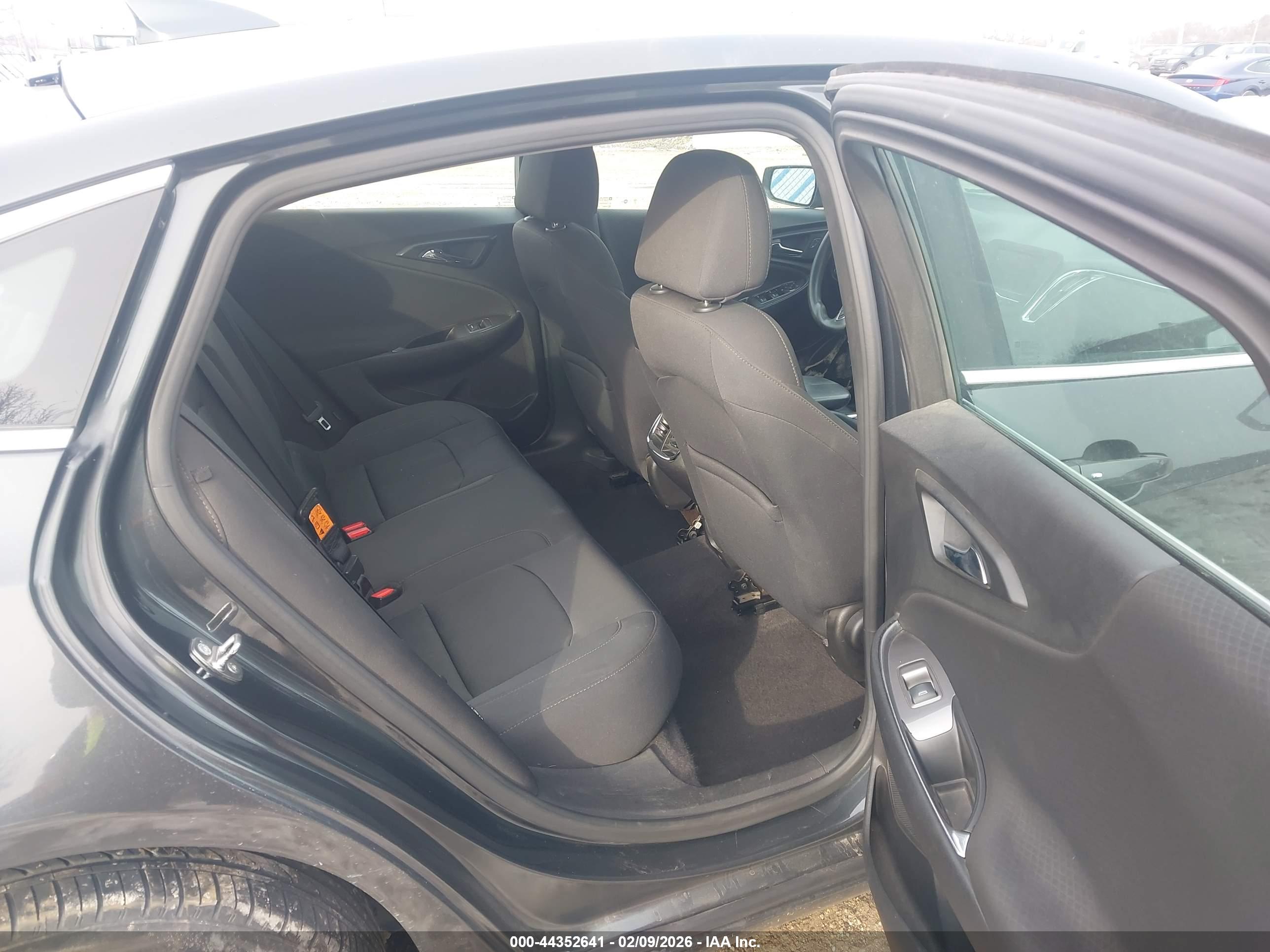 CHEVROLET MALIBU image 8