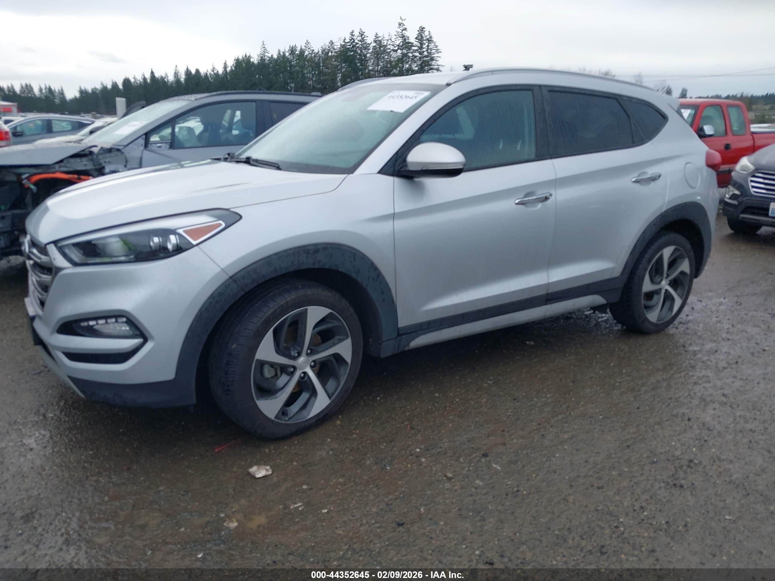HYUNDAI TUCSON image 2