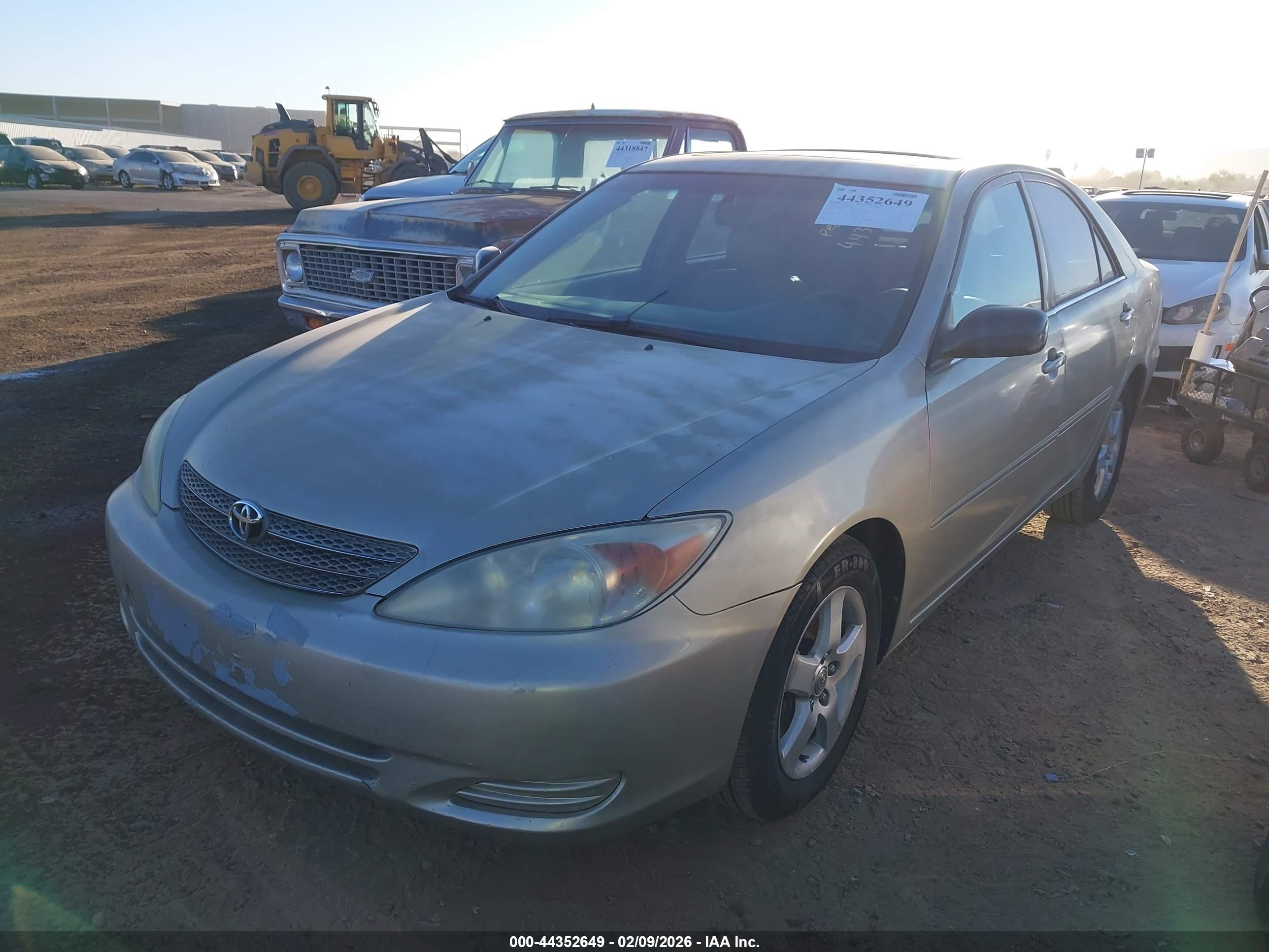 TOYOTA CAMRY image 2