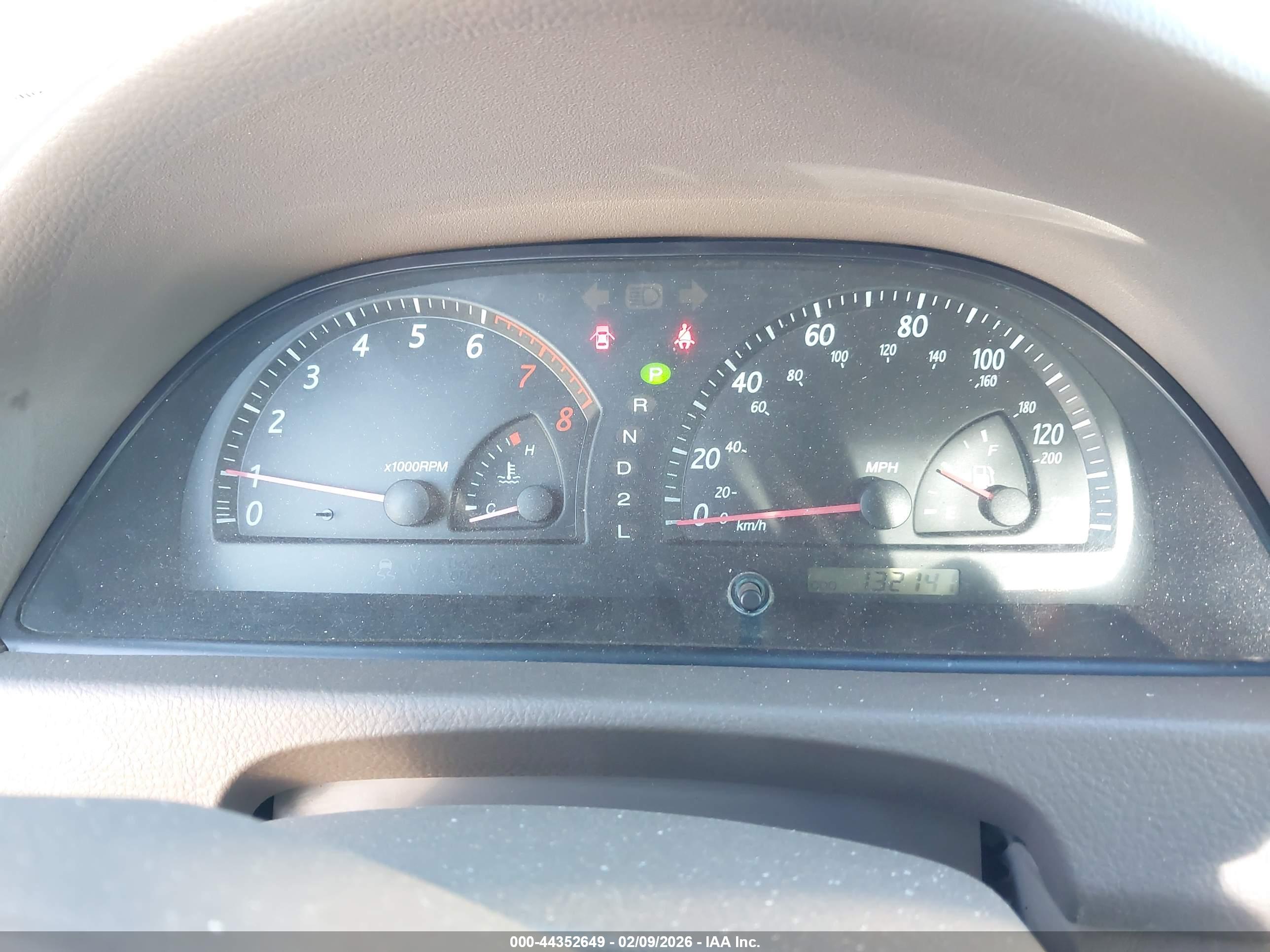 TOYOTA CAMRY image 7