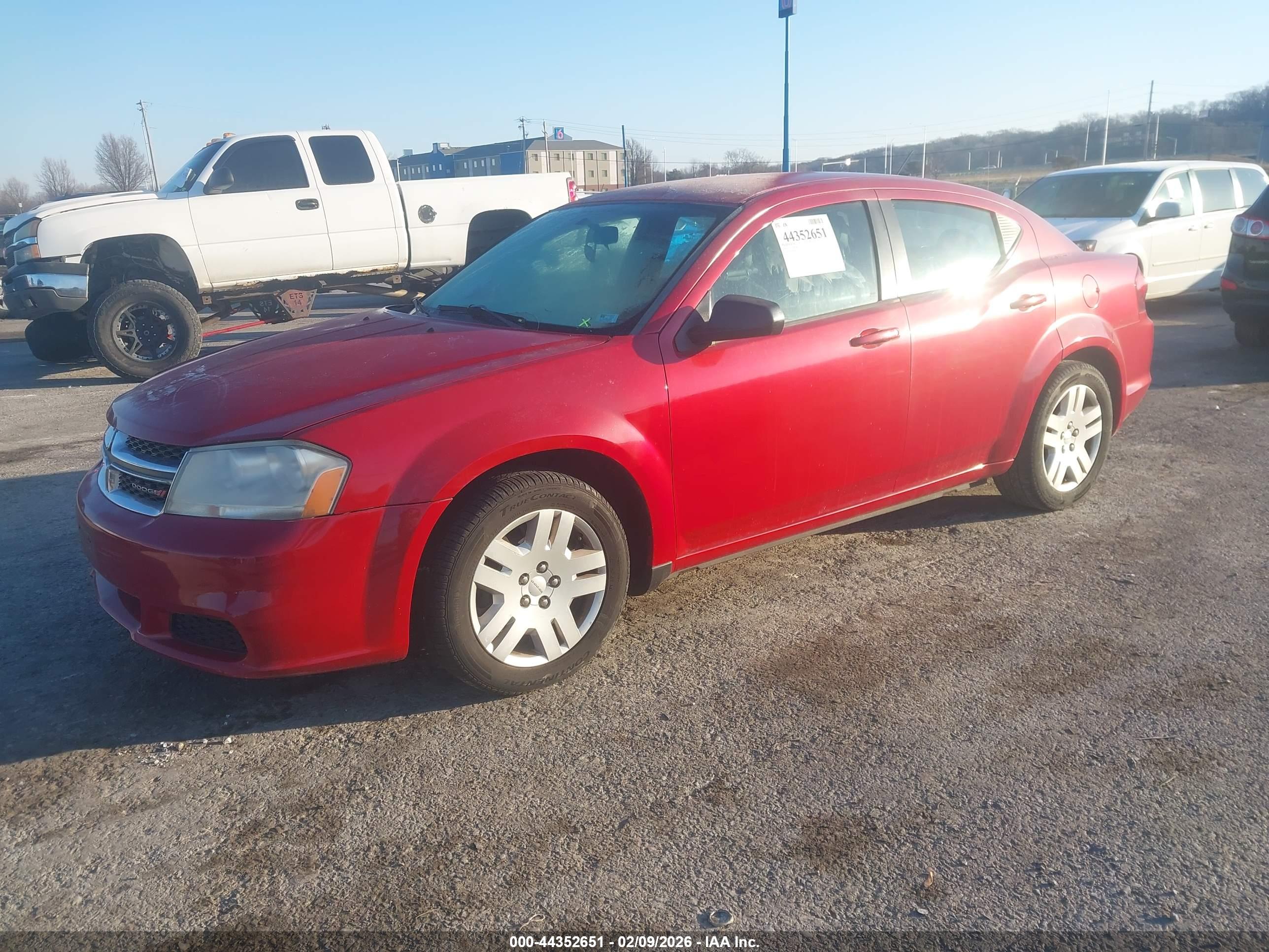 DODGE AVENGER image 2