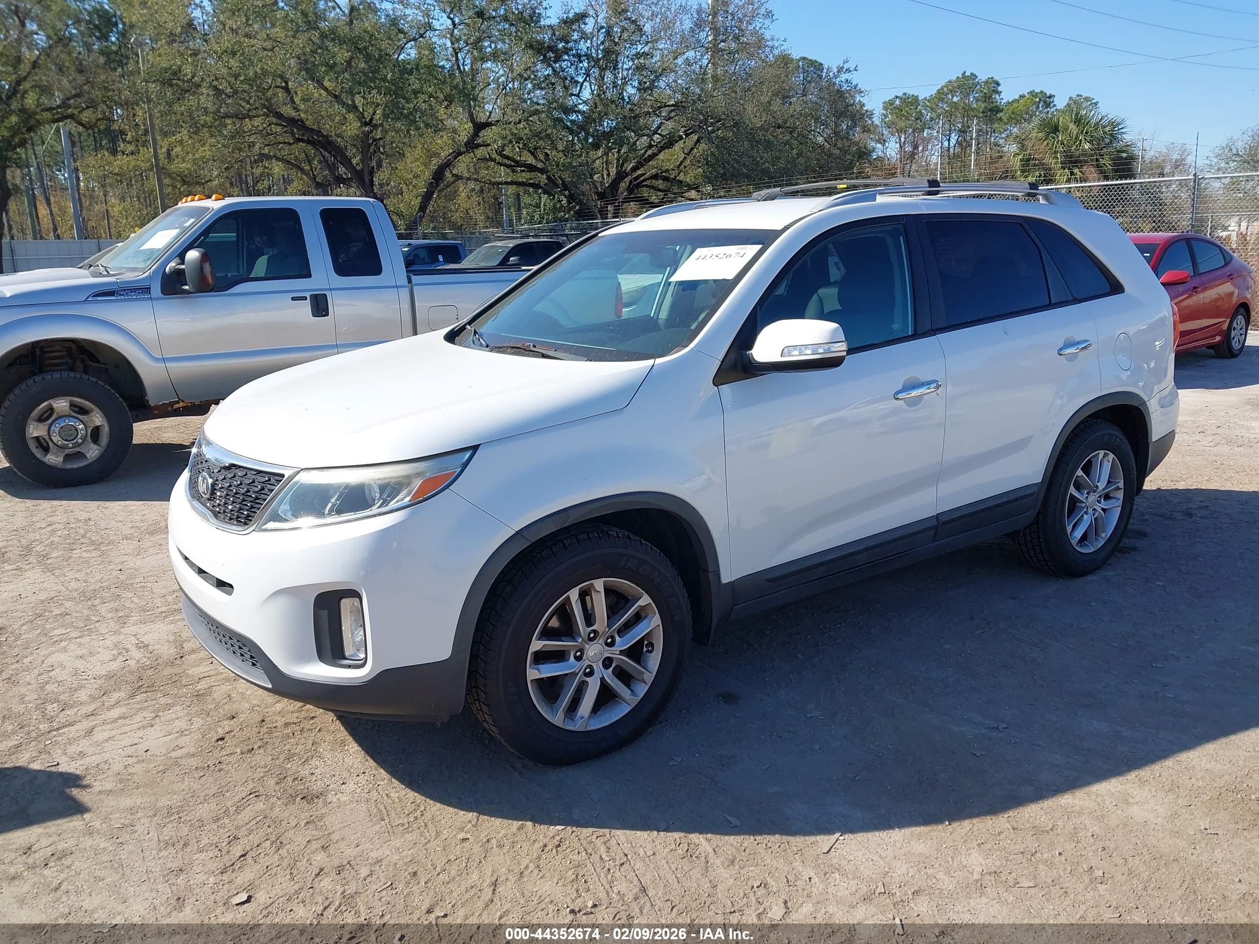 KIA SORENTO image 2