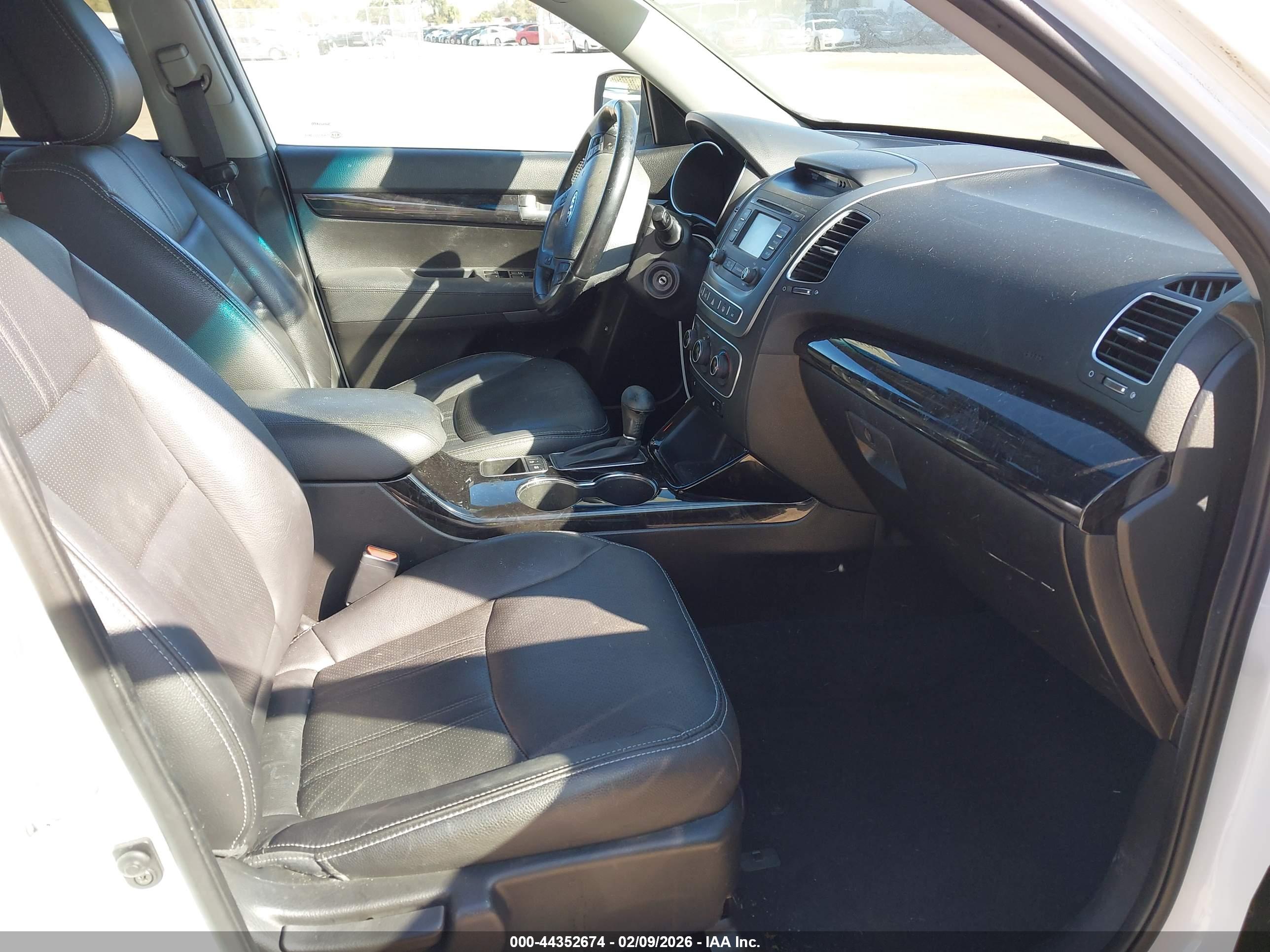 KIA SORENTO image 5