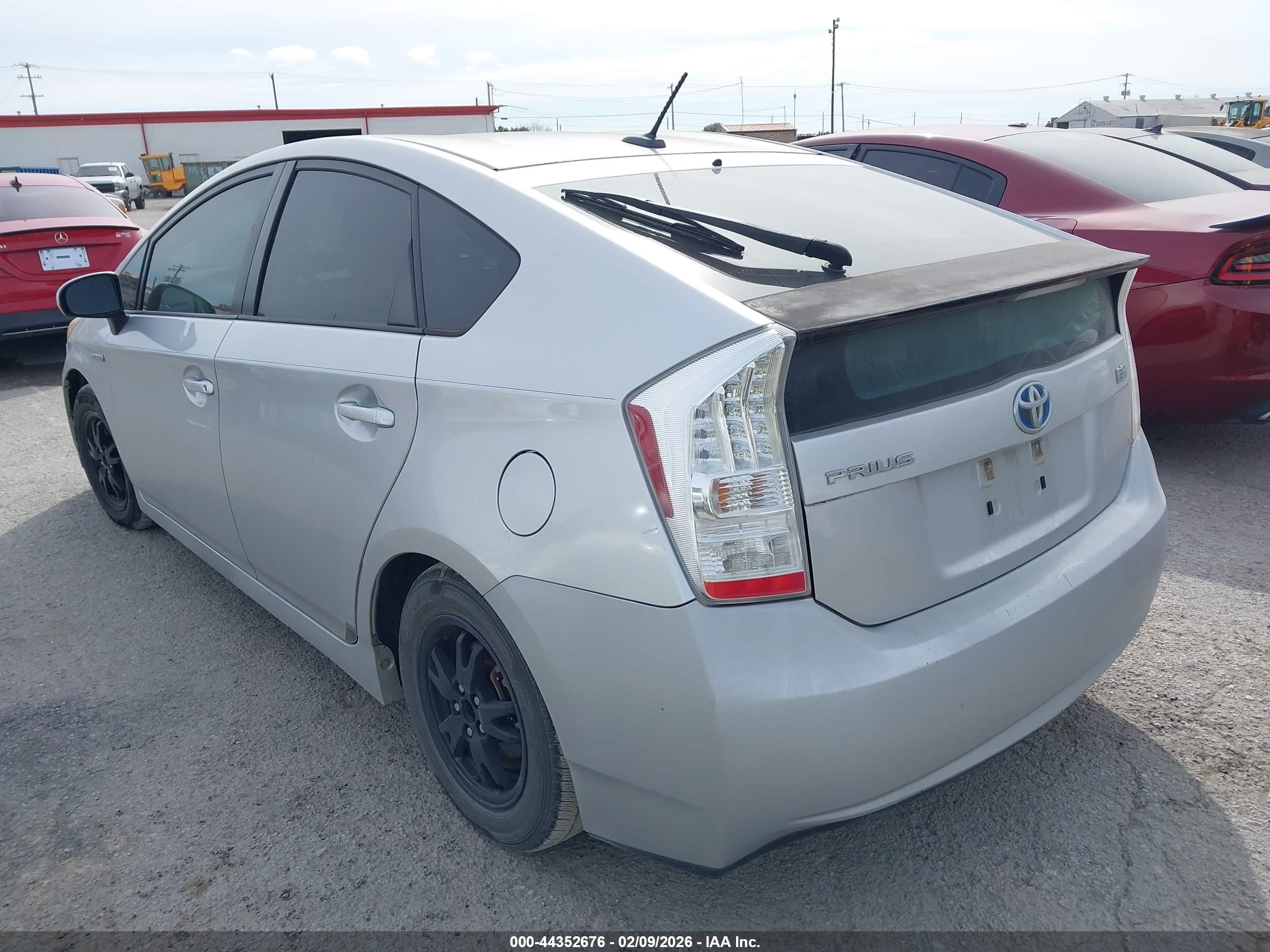 TOYOTA PRIUS image 3