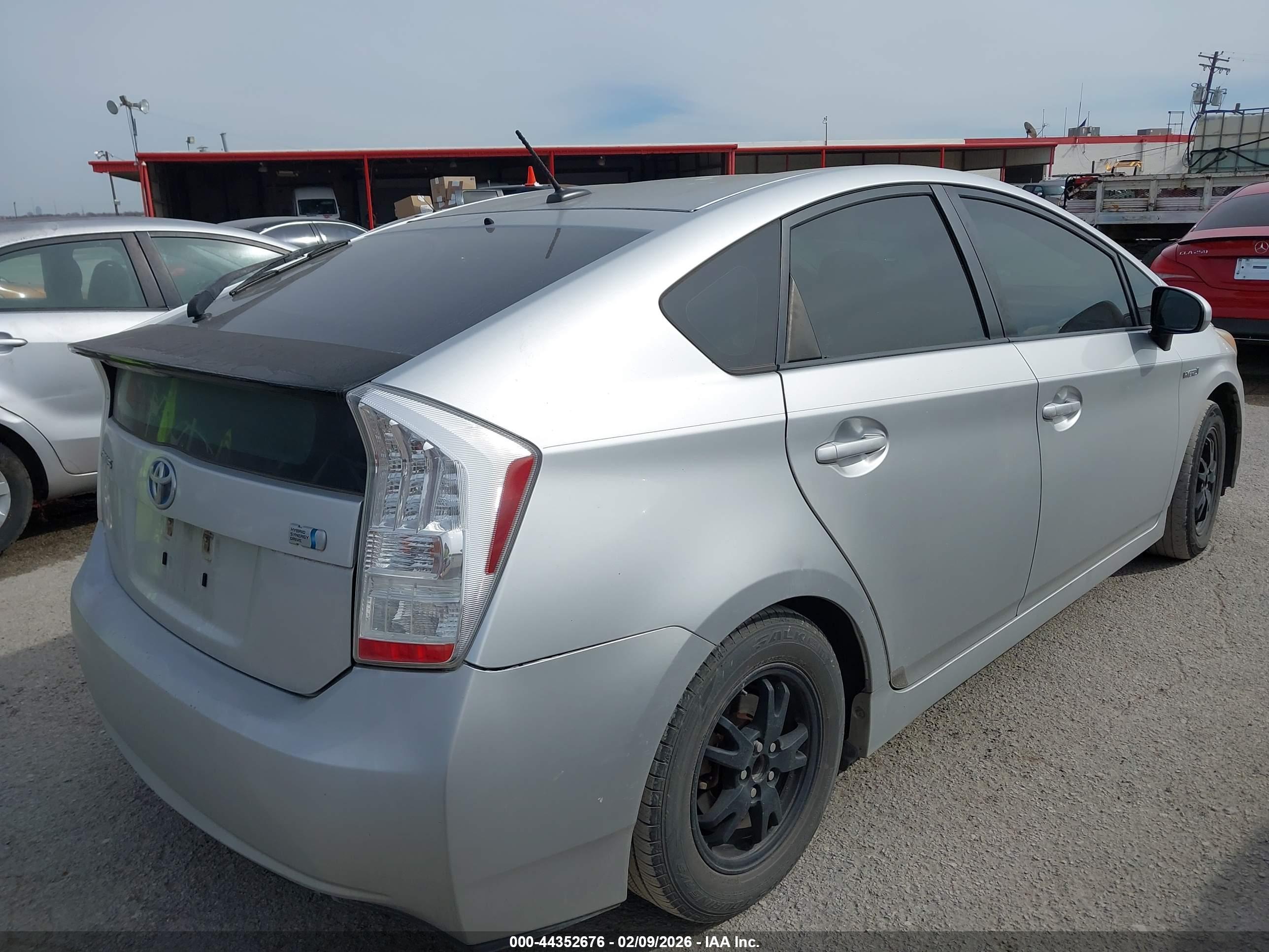 TOYOTA PRIUS image 4