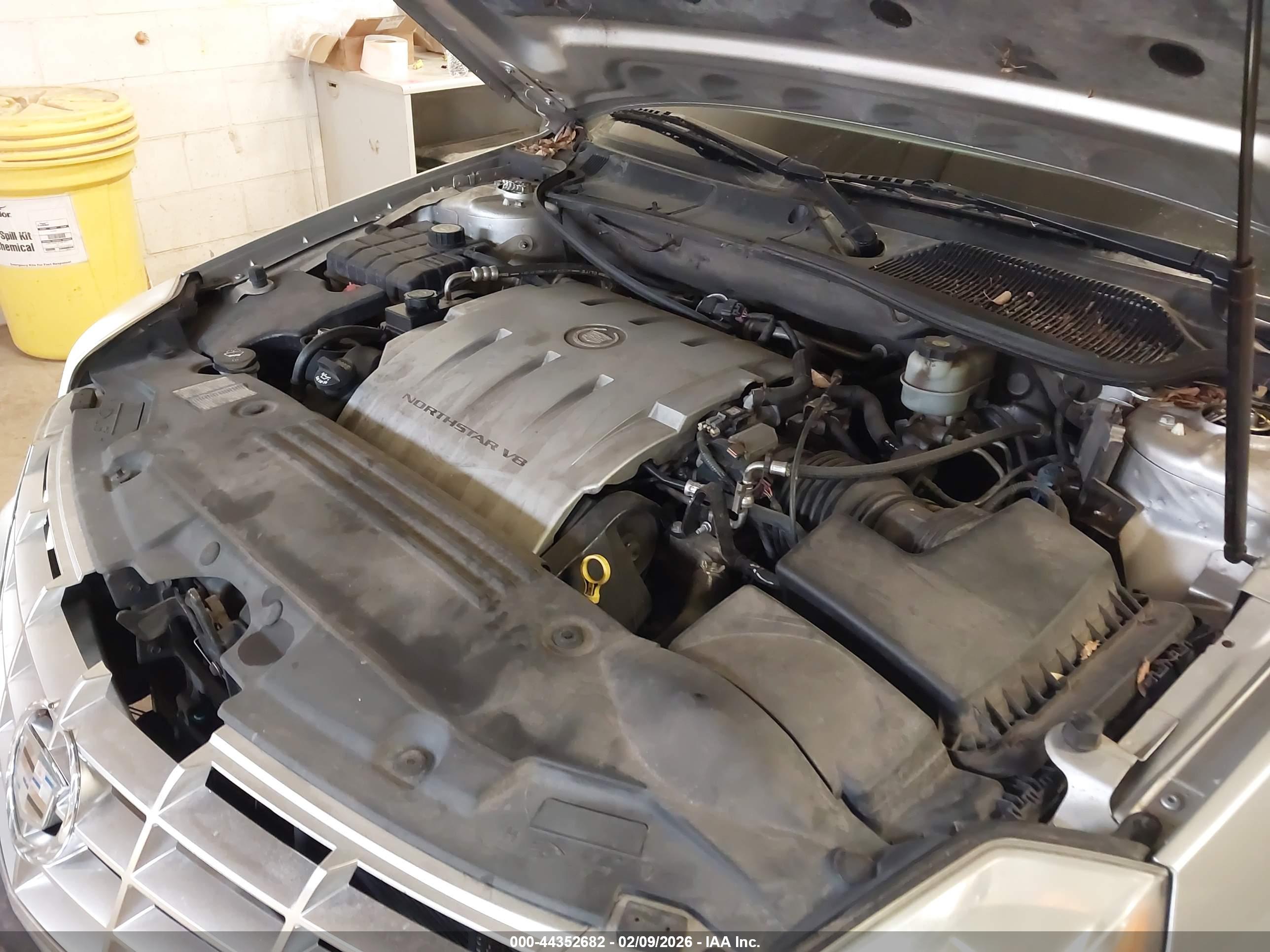 CADILLAC DTS image 6