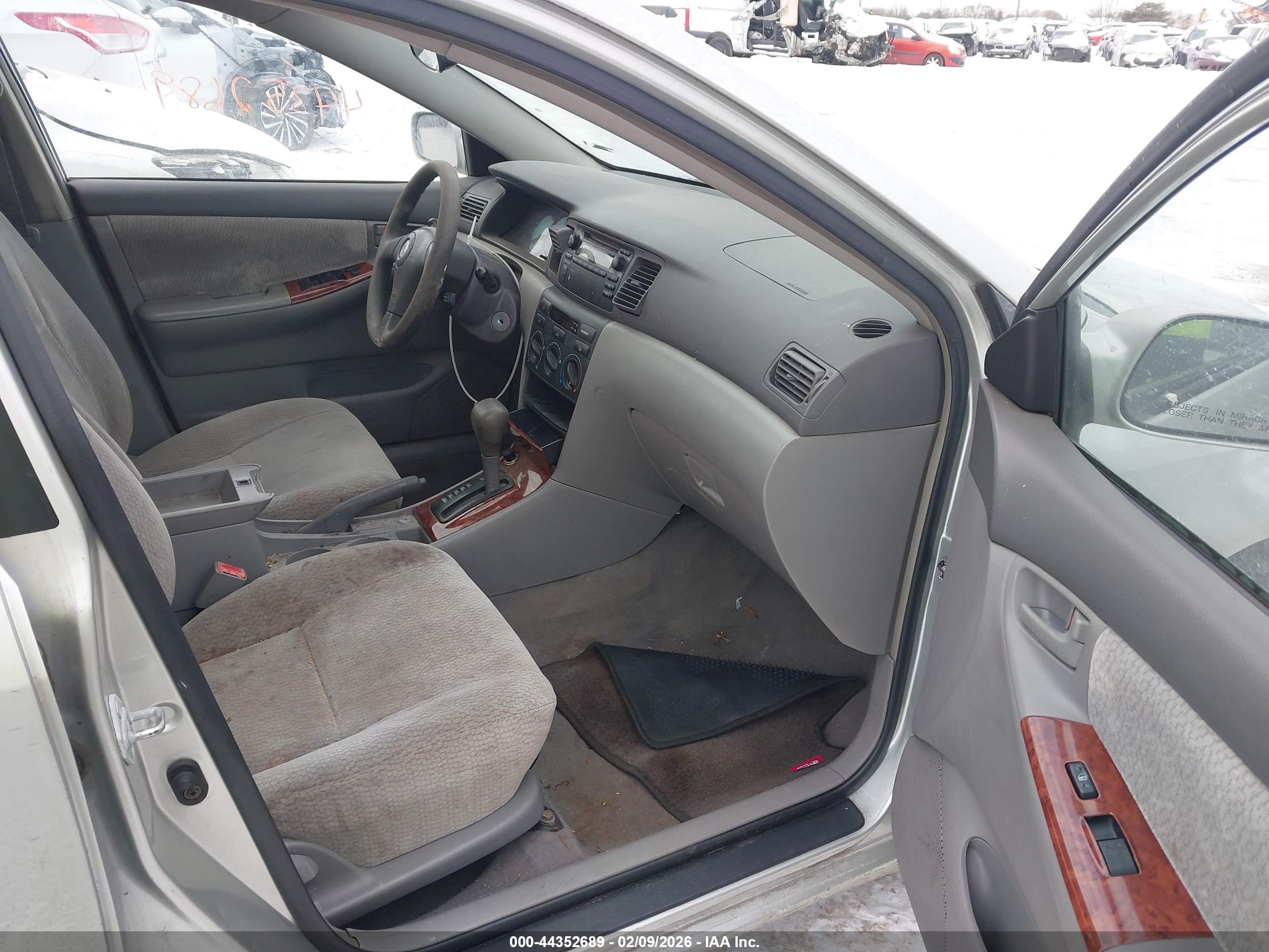 TOYOTA COROLLA image 5