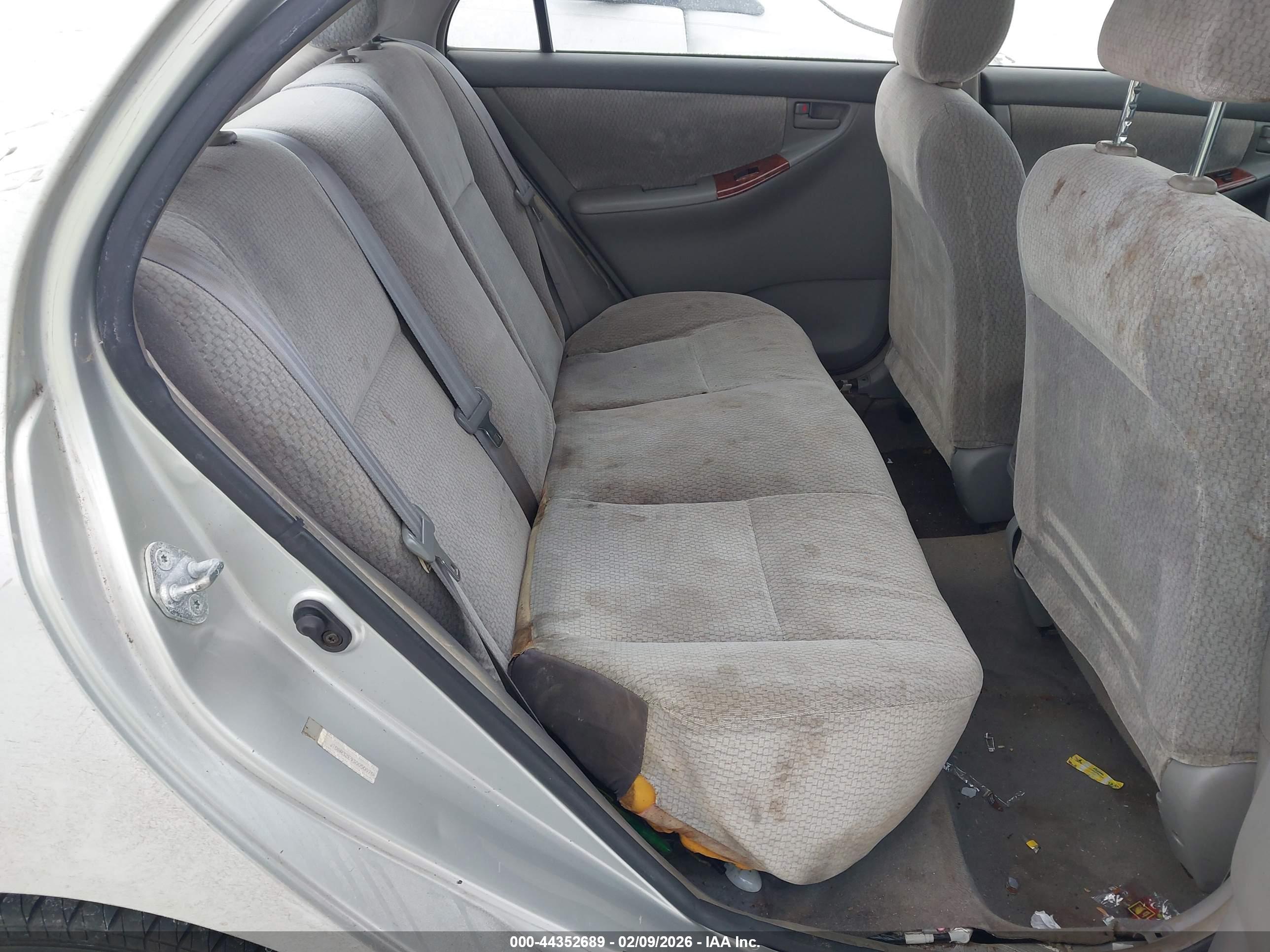 TOYOTA COROLLA image 8