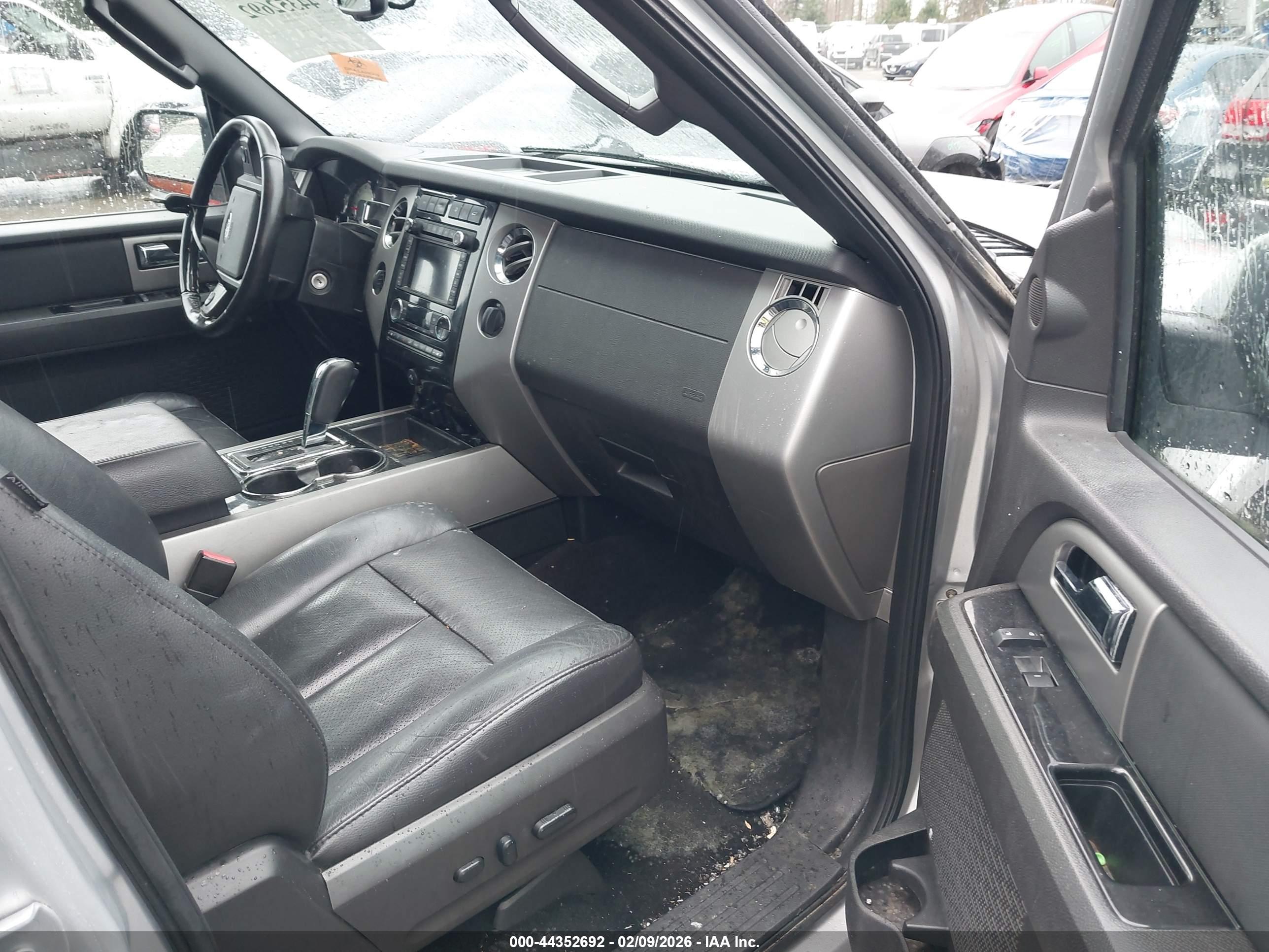 FORD EXPEDITION image 5