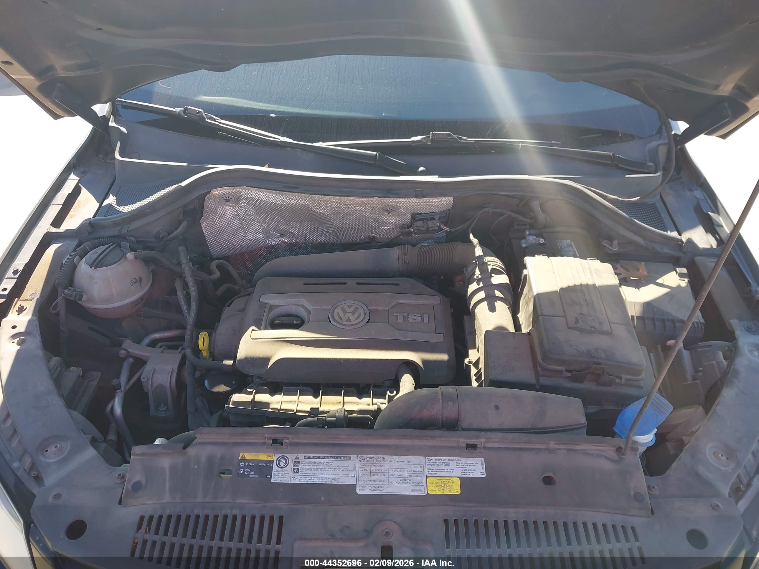 VOLKSWAGEN TIGUAN image 10