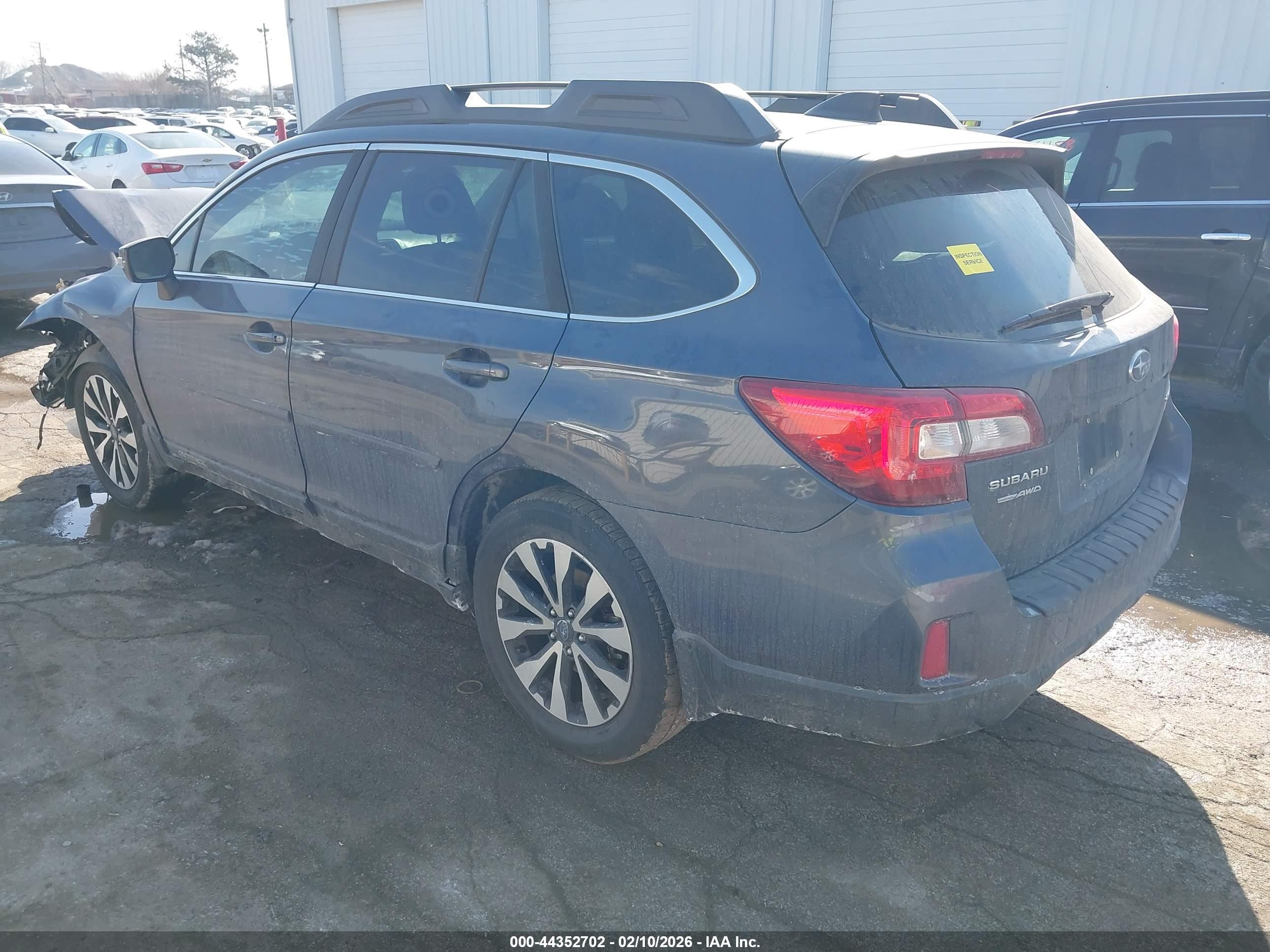 SUBARU OUTBACK image 3