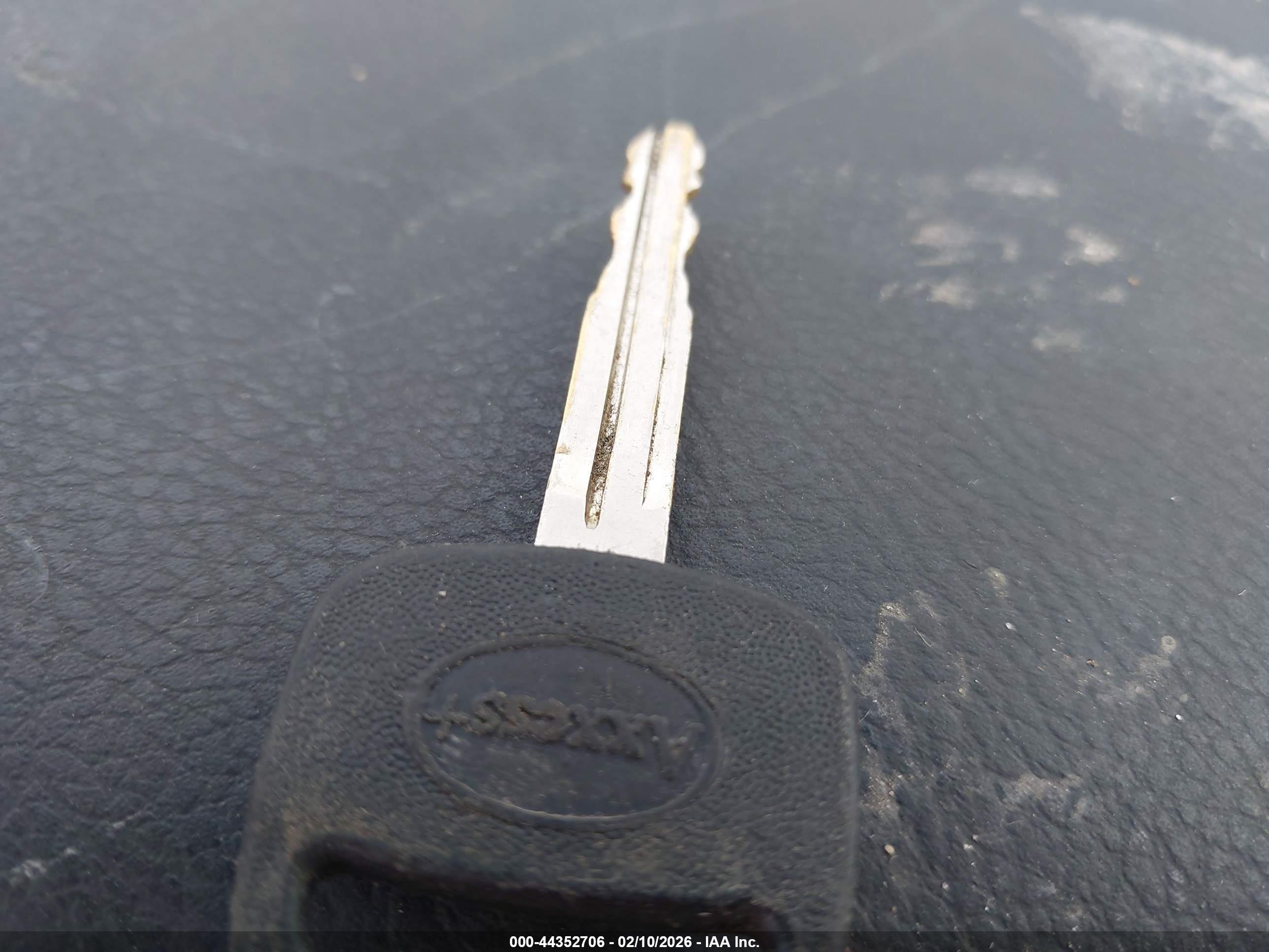 PONTIAC VIBE image 11