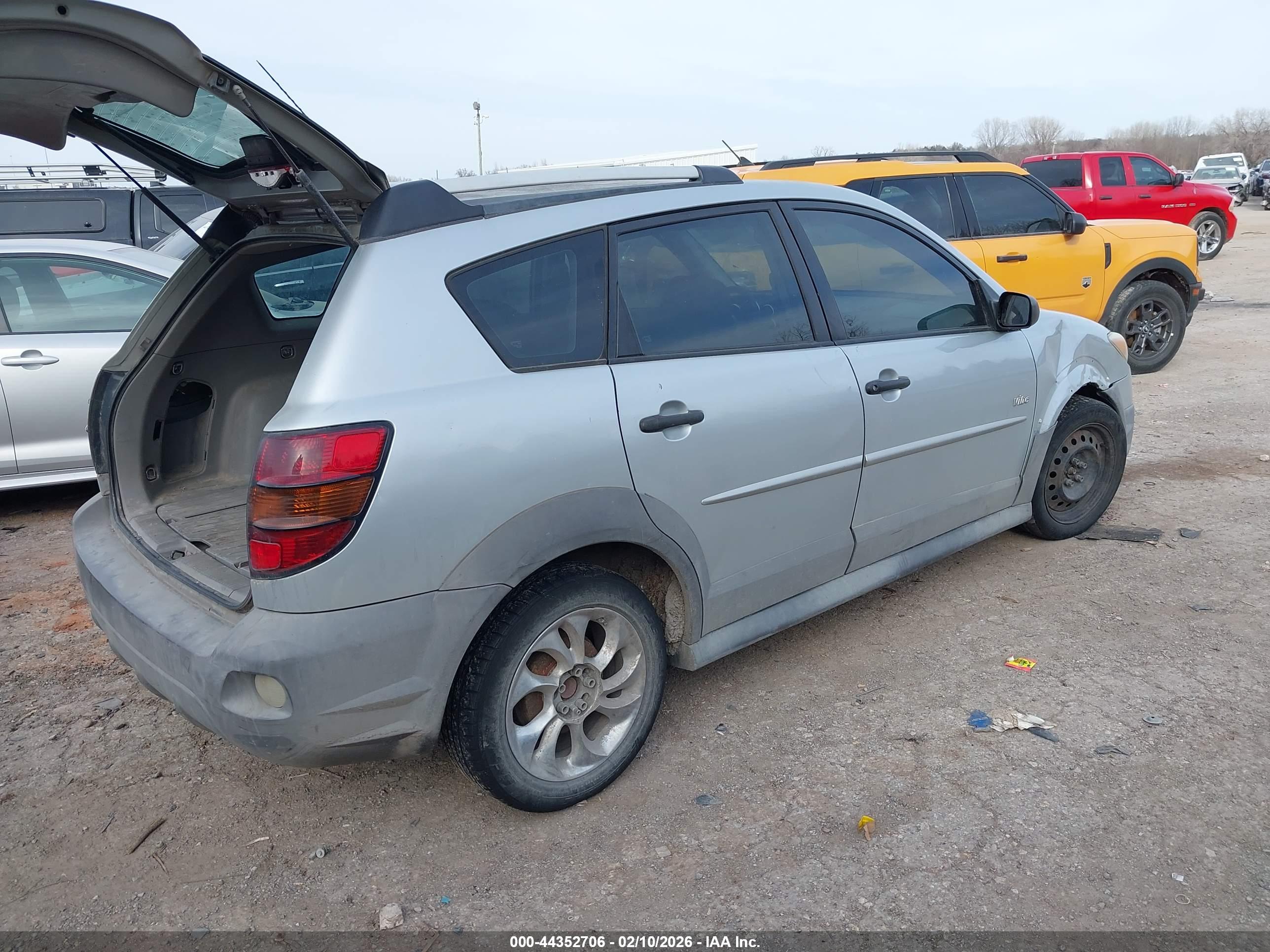 PONTIAC VIBE image 4