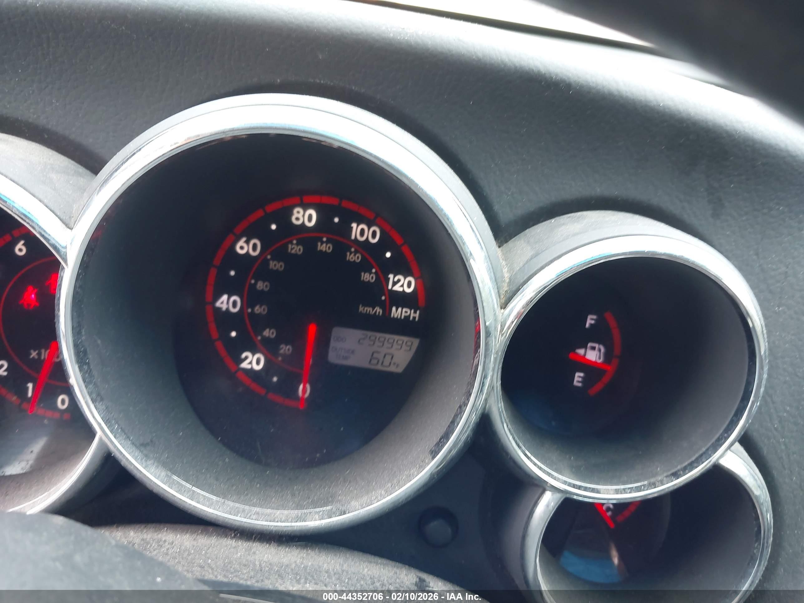 PONTIAC VIBE image 7