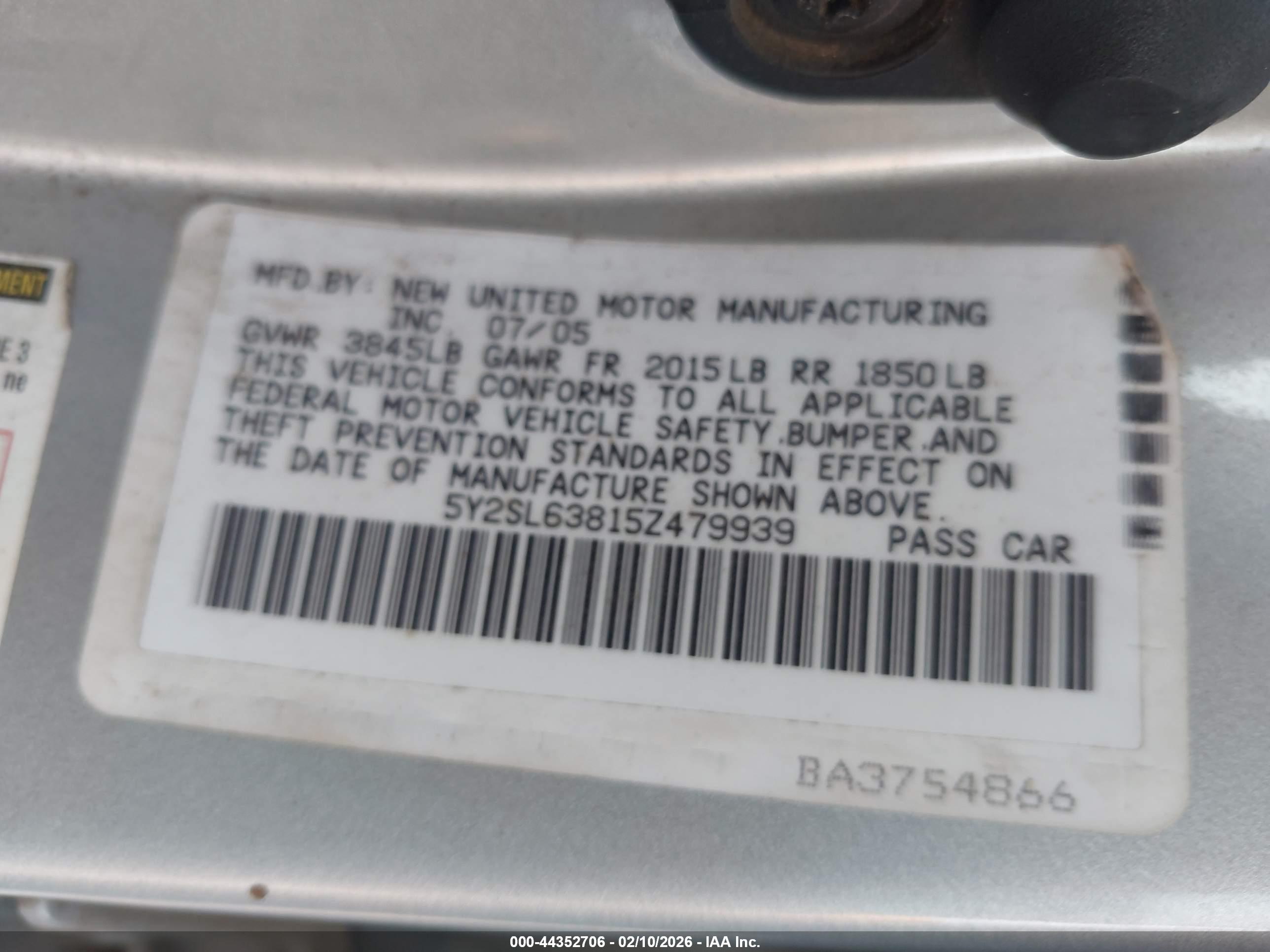 PONTIAC VIBE image 9