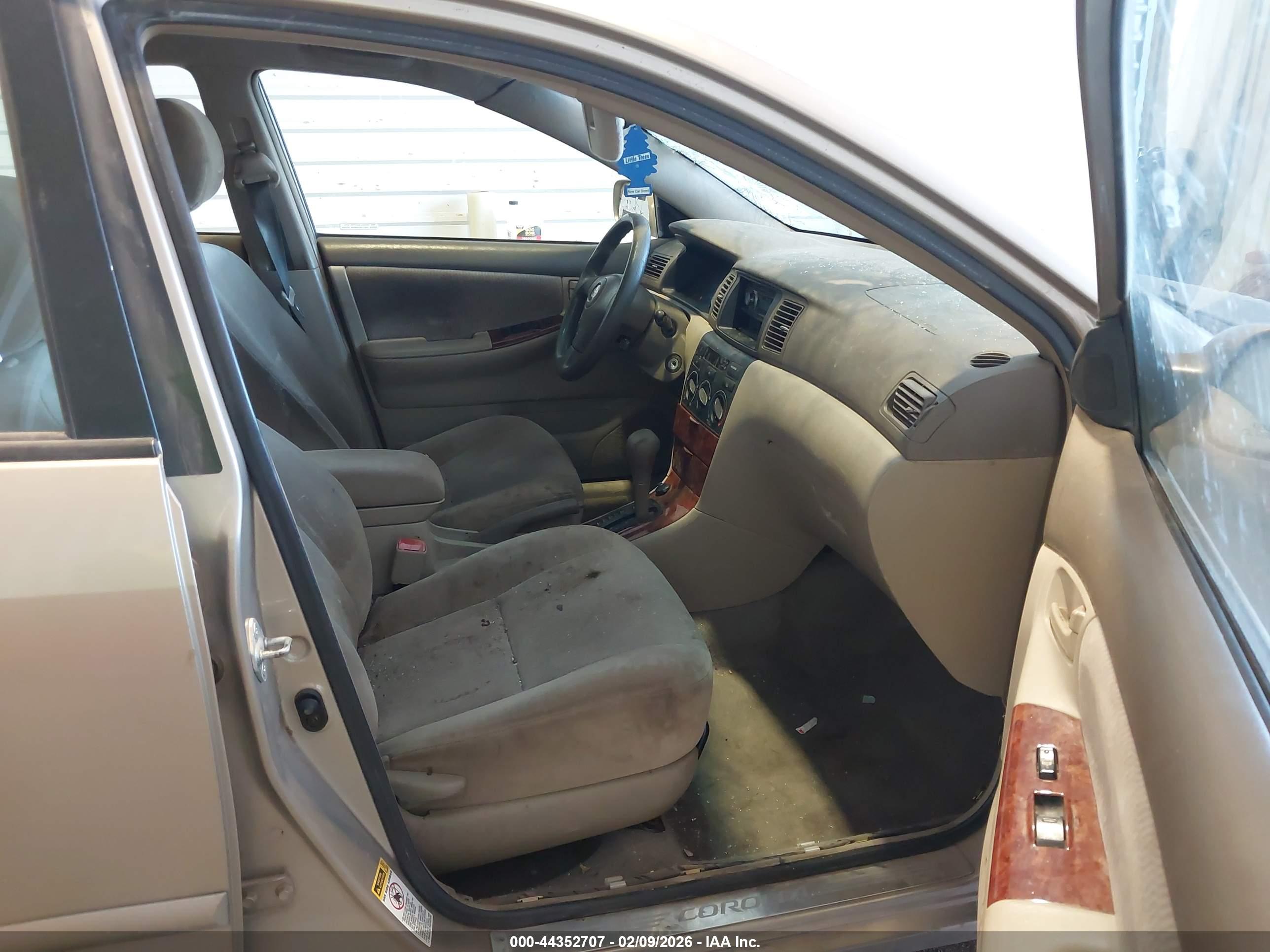 TOYOTA COROLLA image 5