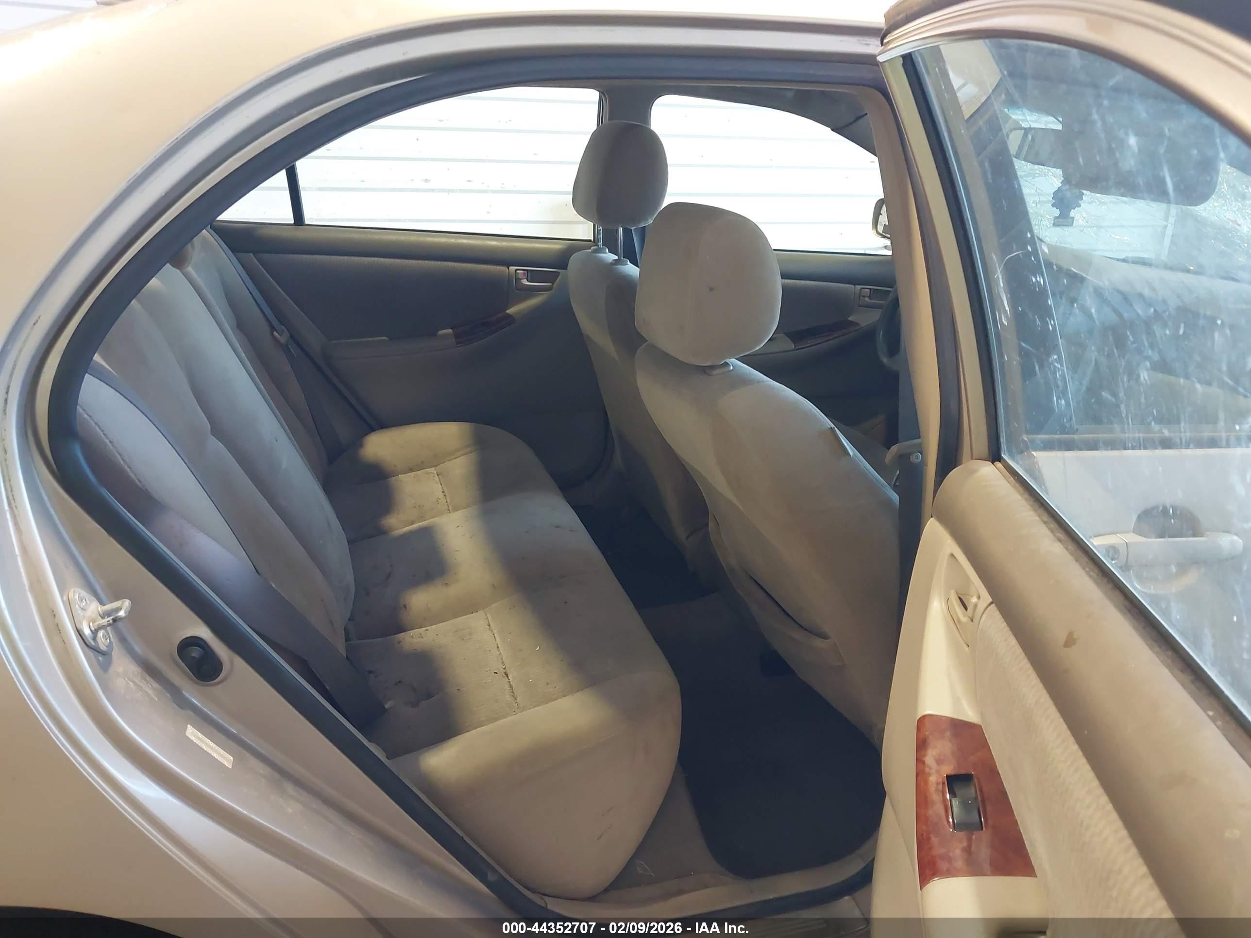 TOYOTA COROLLA image 8