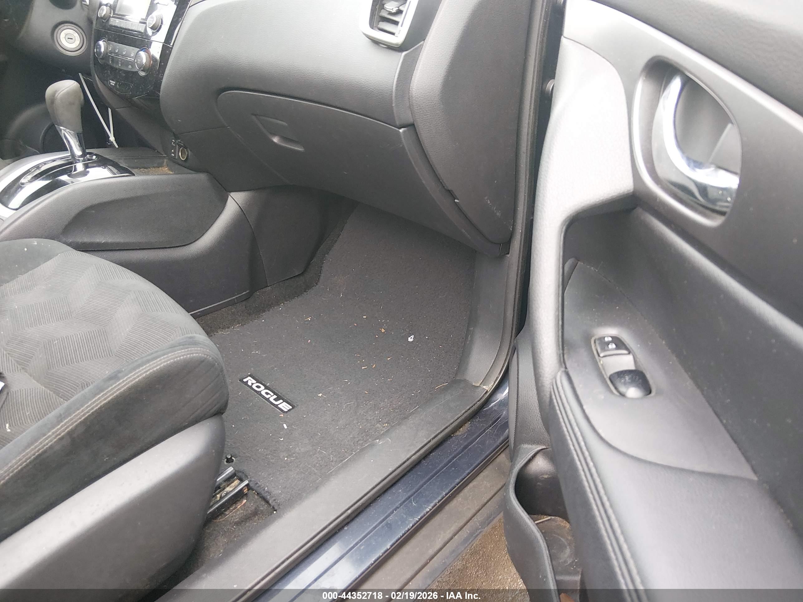 NISSAN ROGUE image 5