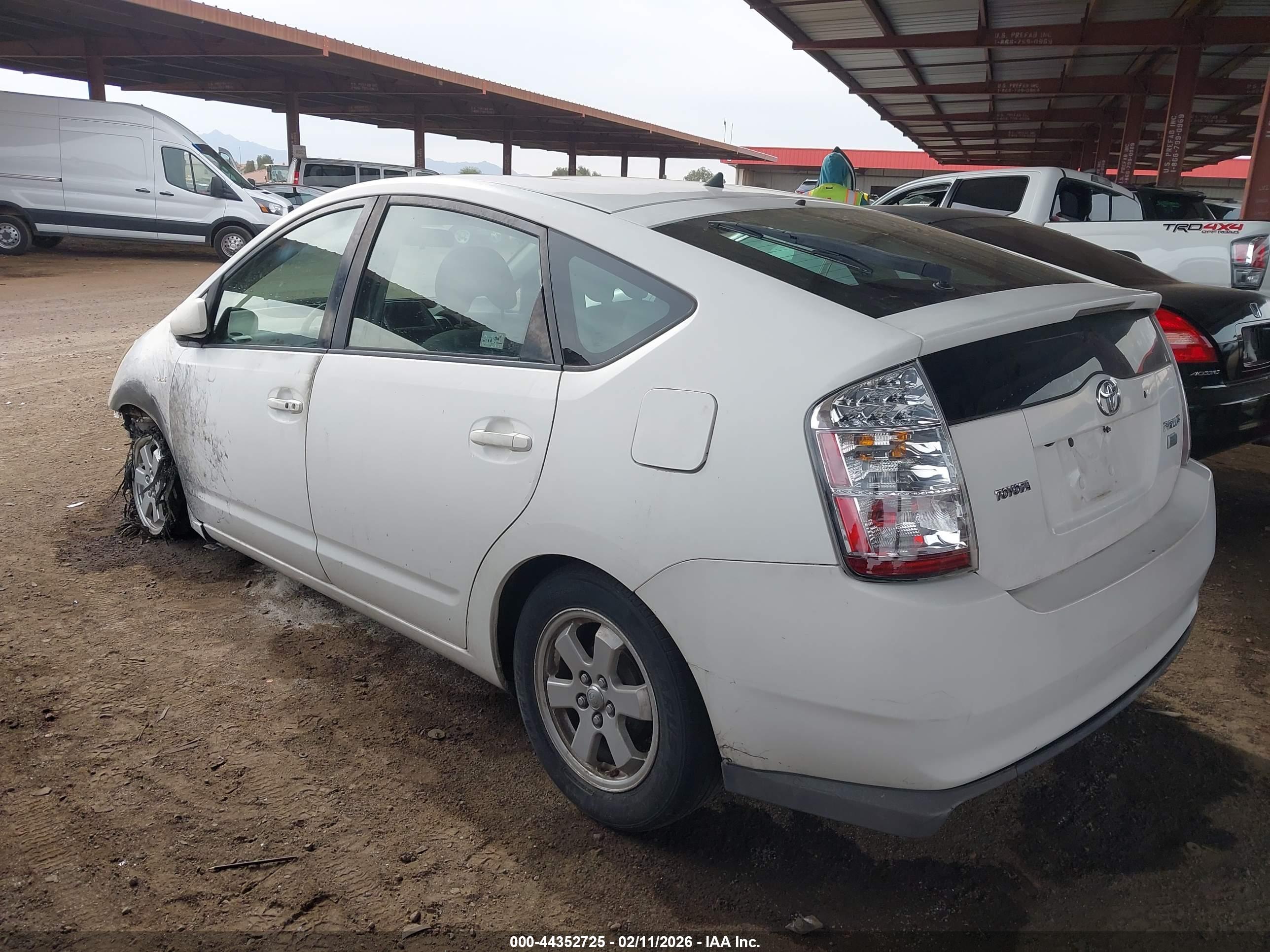 TOYOTA PRIUS image 3