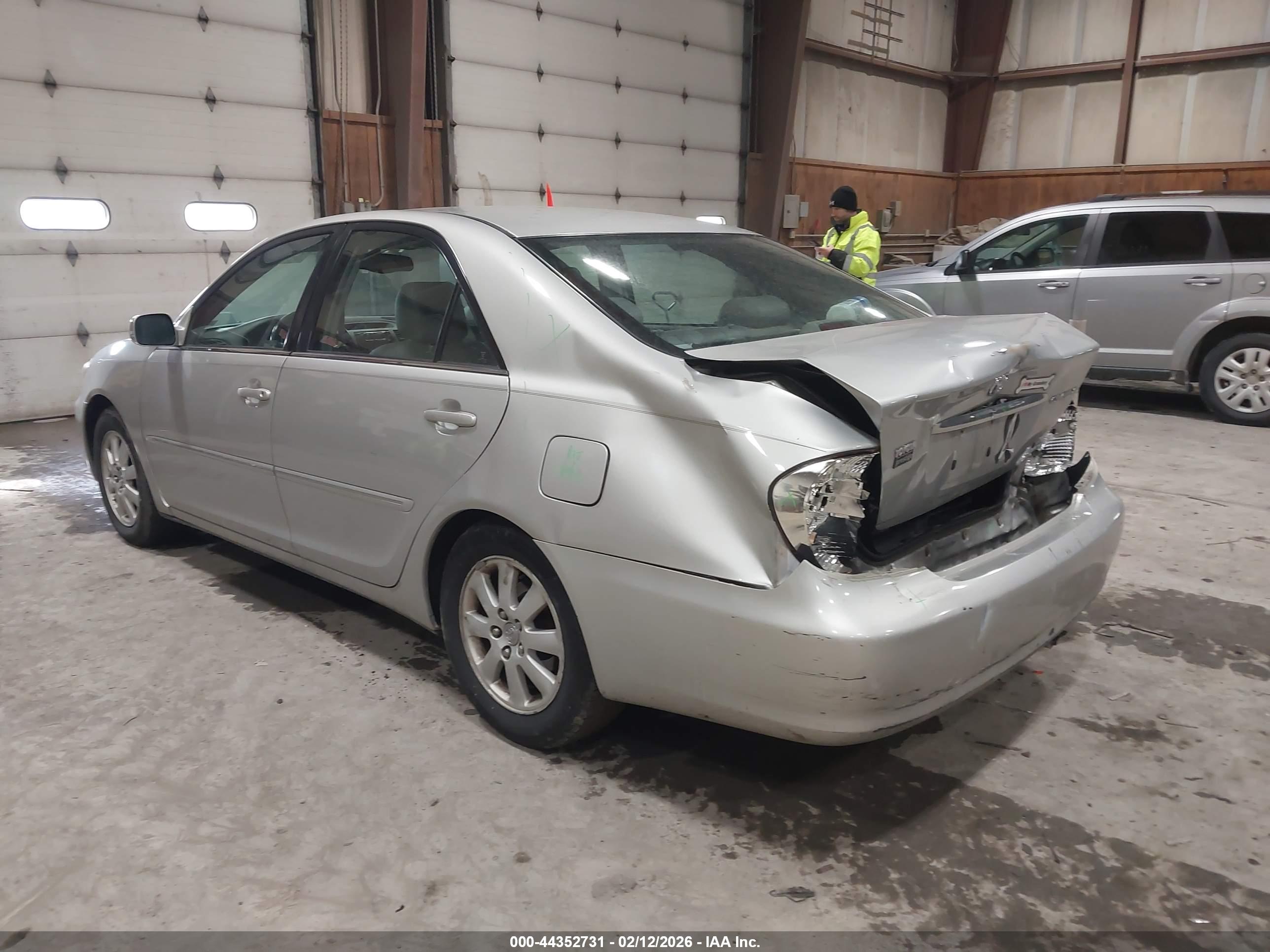 TOYOTA CAMRY image 3