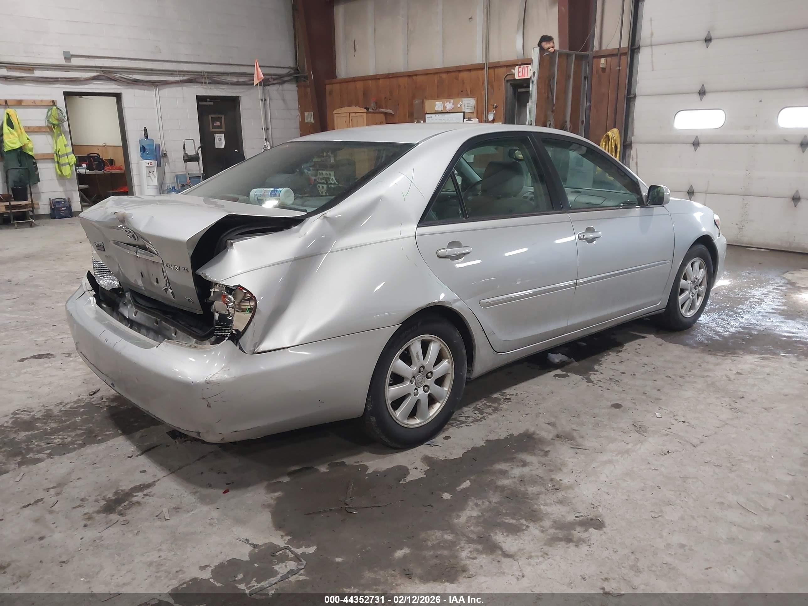 TOYOTA CAMRY image 4