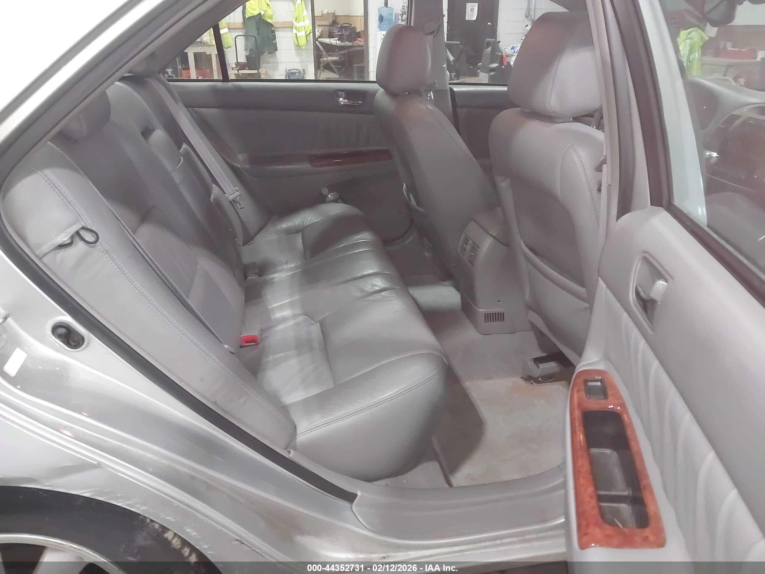 TOYOTA CAMRY image 8