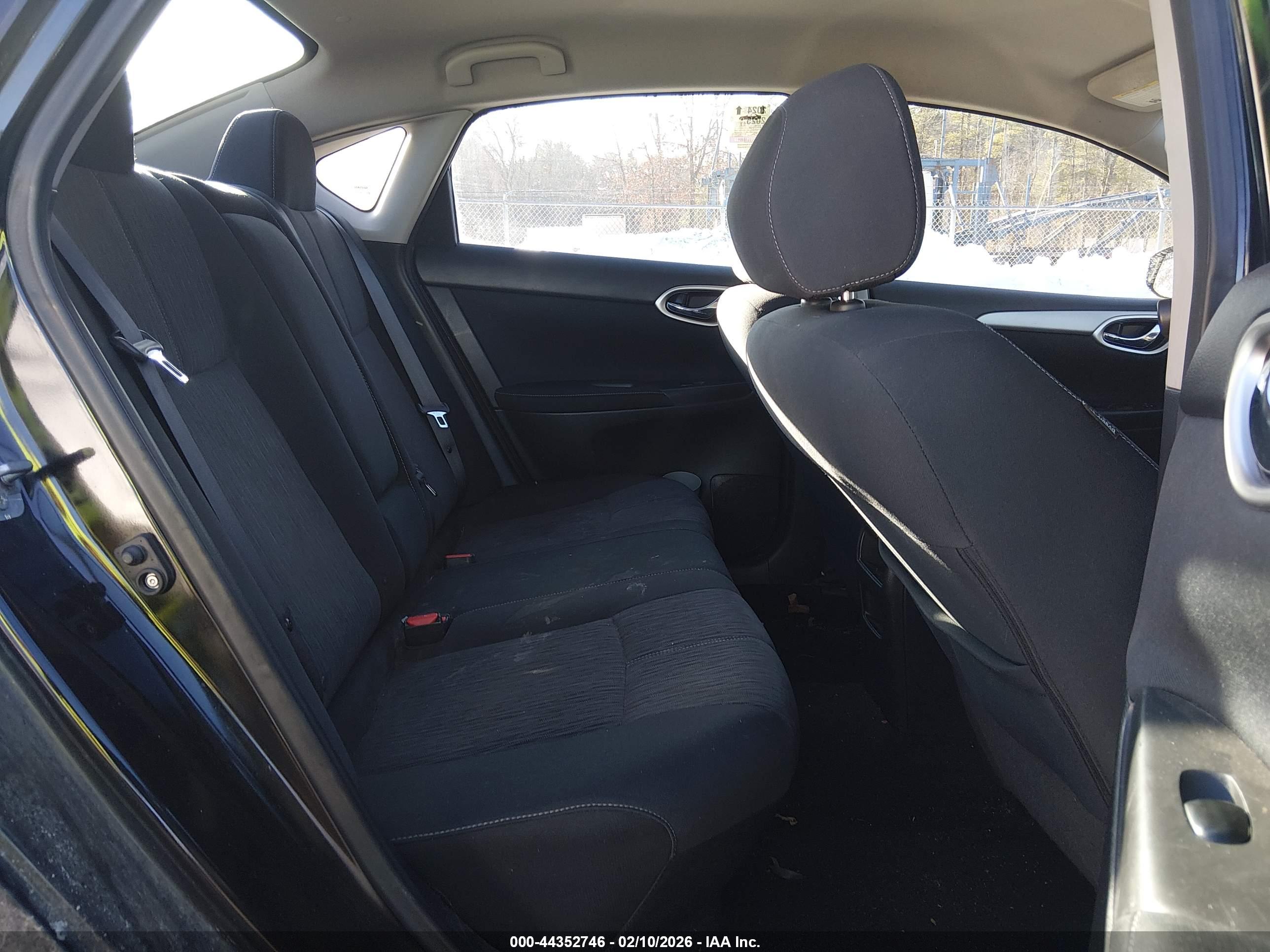 NISSAN SENTRA image 8