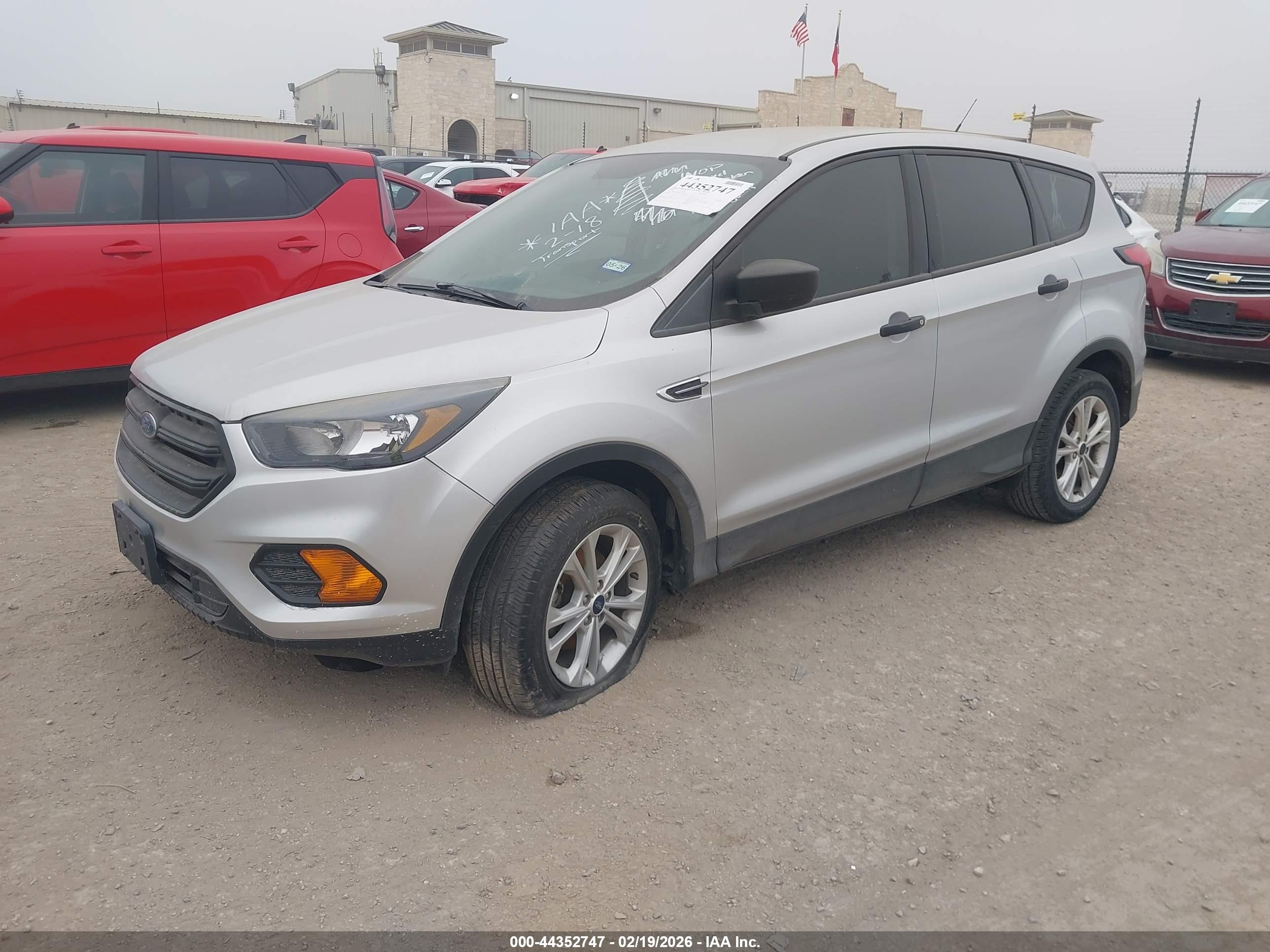 FORD ESCAPE image 2