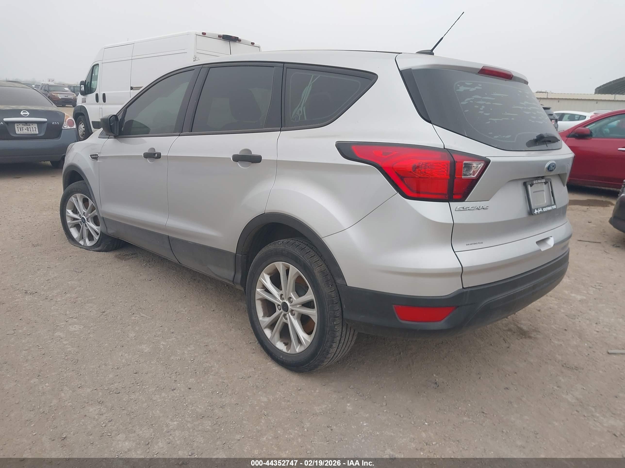 FORD ESCAPE image 3