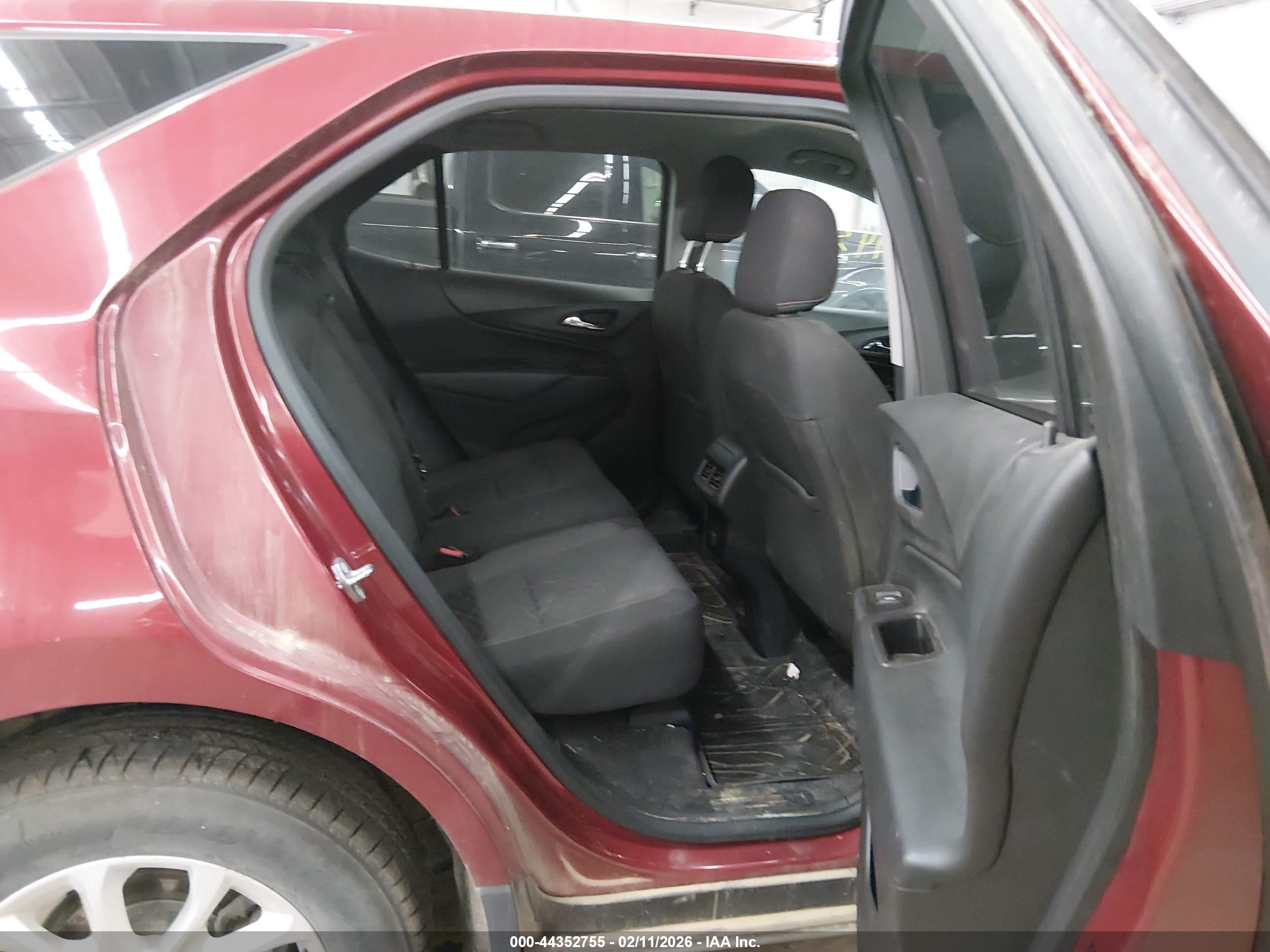 CHEVROLET EQUINOX image 8
