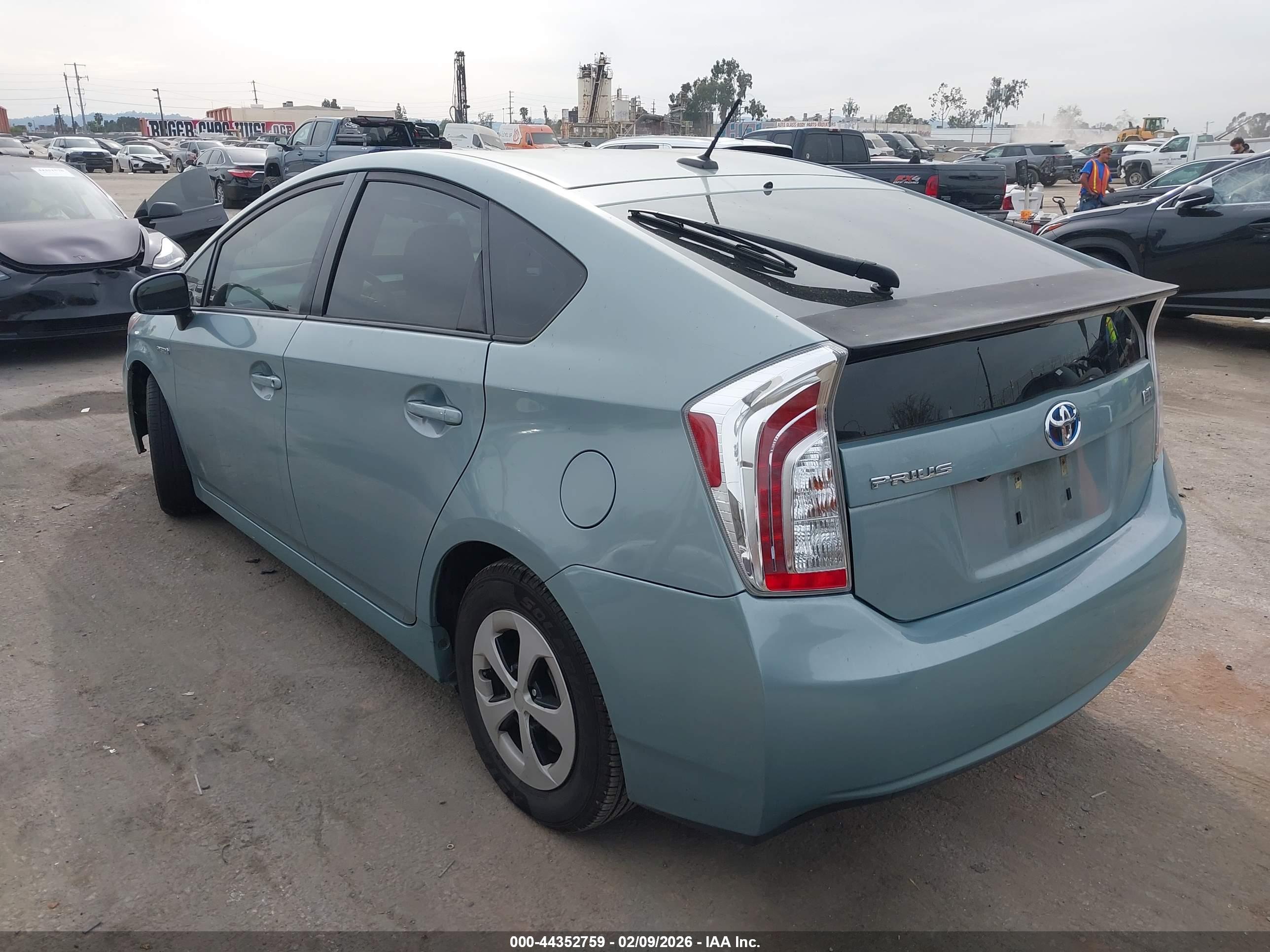 TOYOTA PRIUS image 3