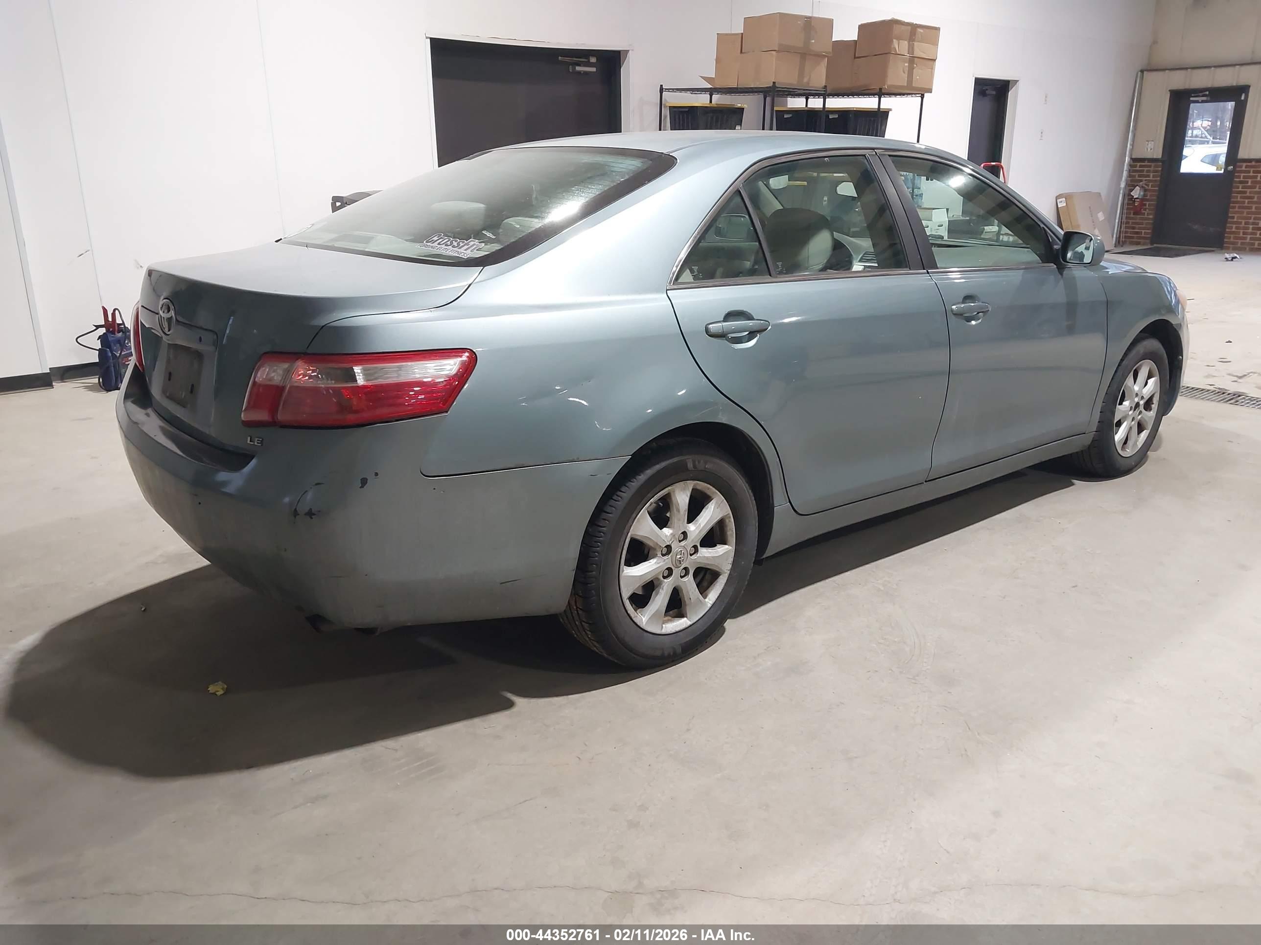 TOYOTA CAMRY image 4