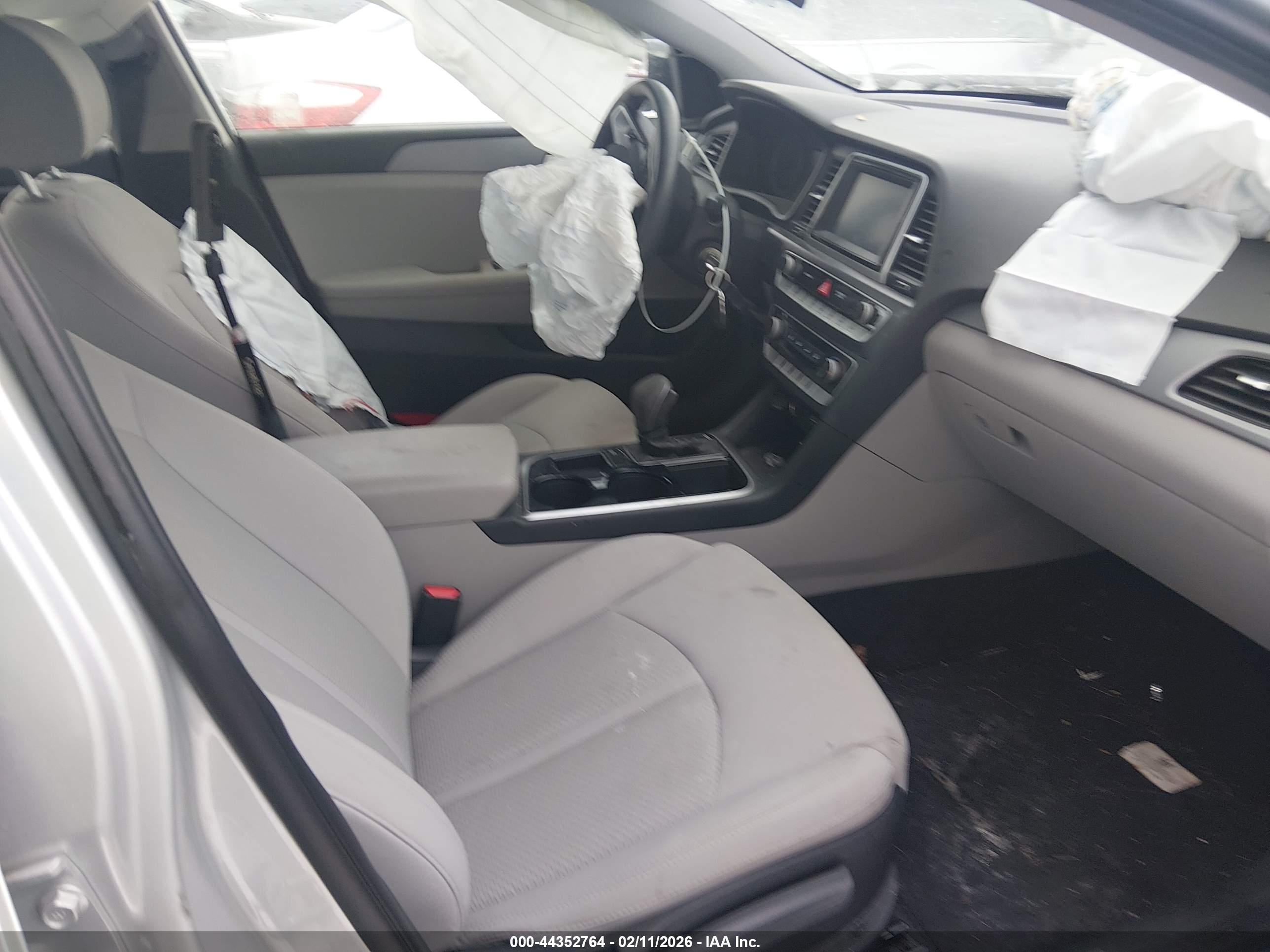 HYUNDAI SONATA image 5