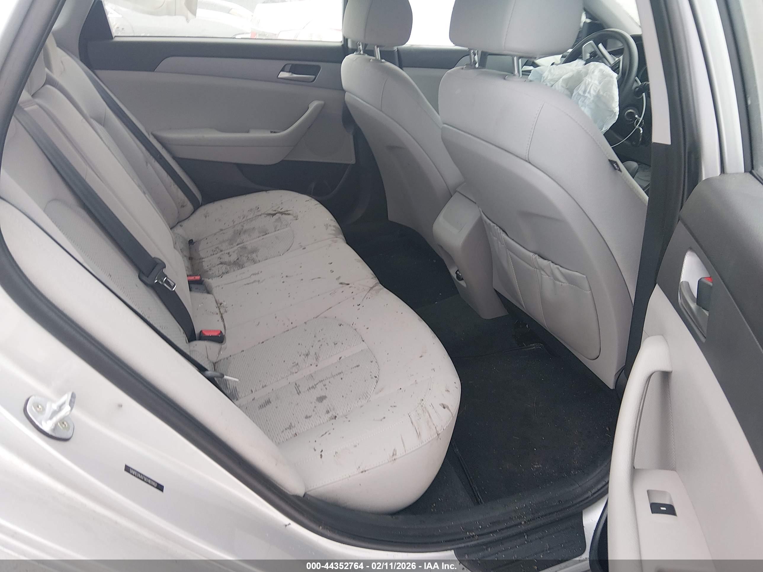 HYUNDAI SONATA image 8