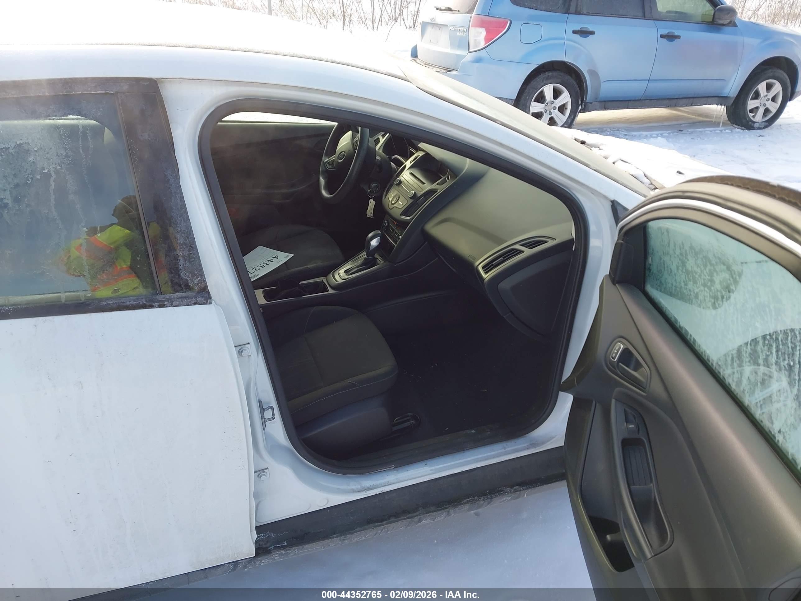 FORD FOCUS image 5