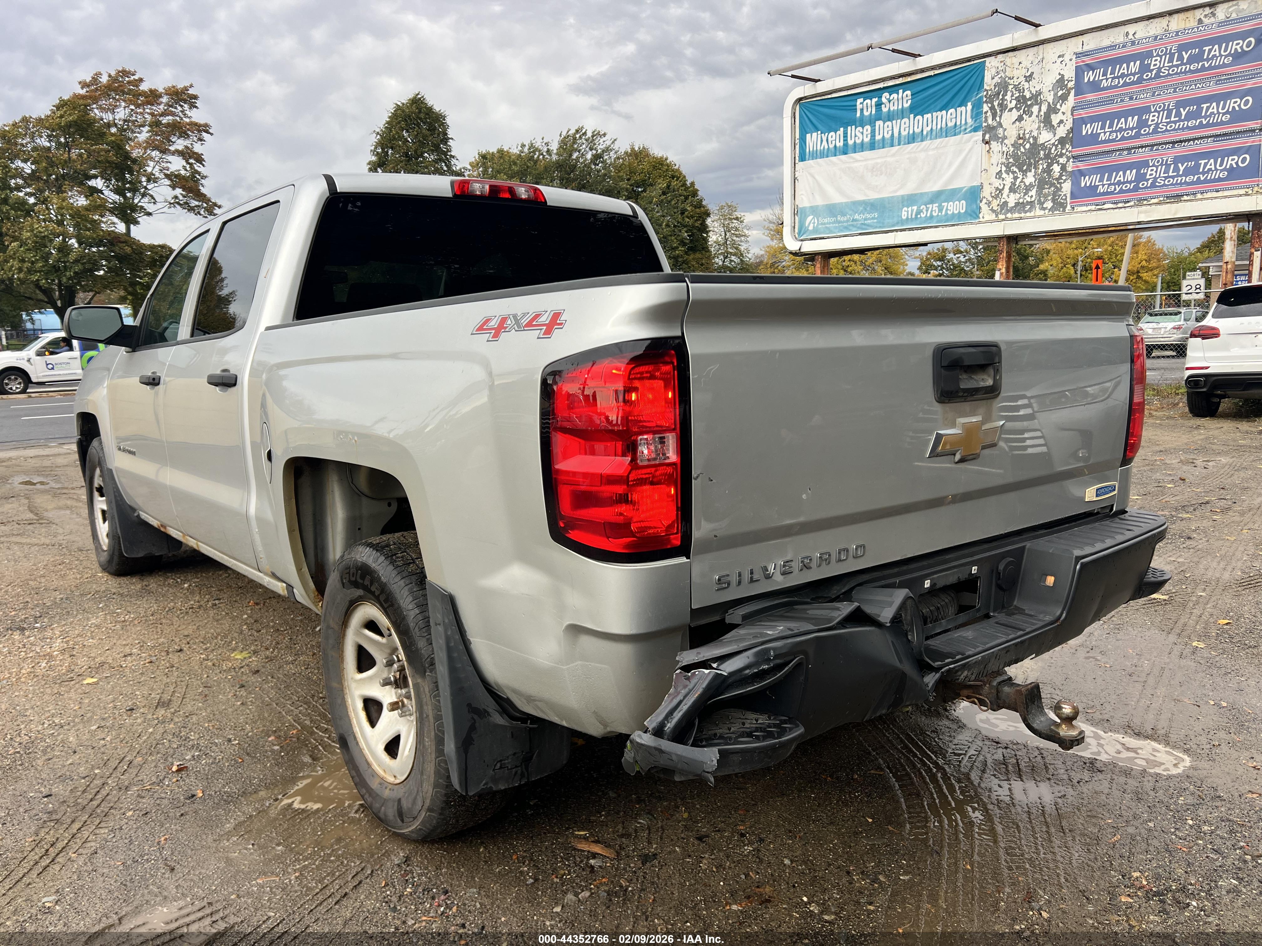 CHEVROLET SILVERADO image 3