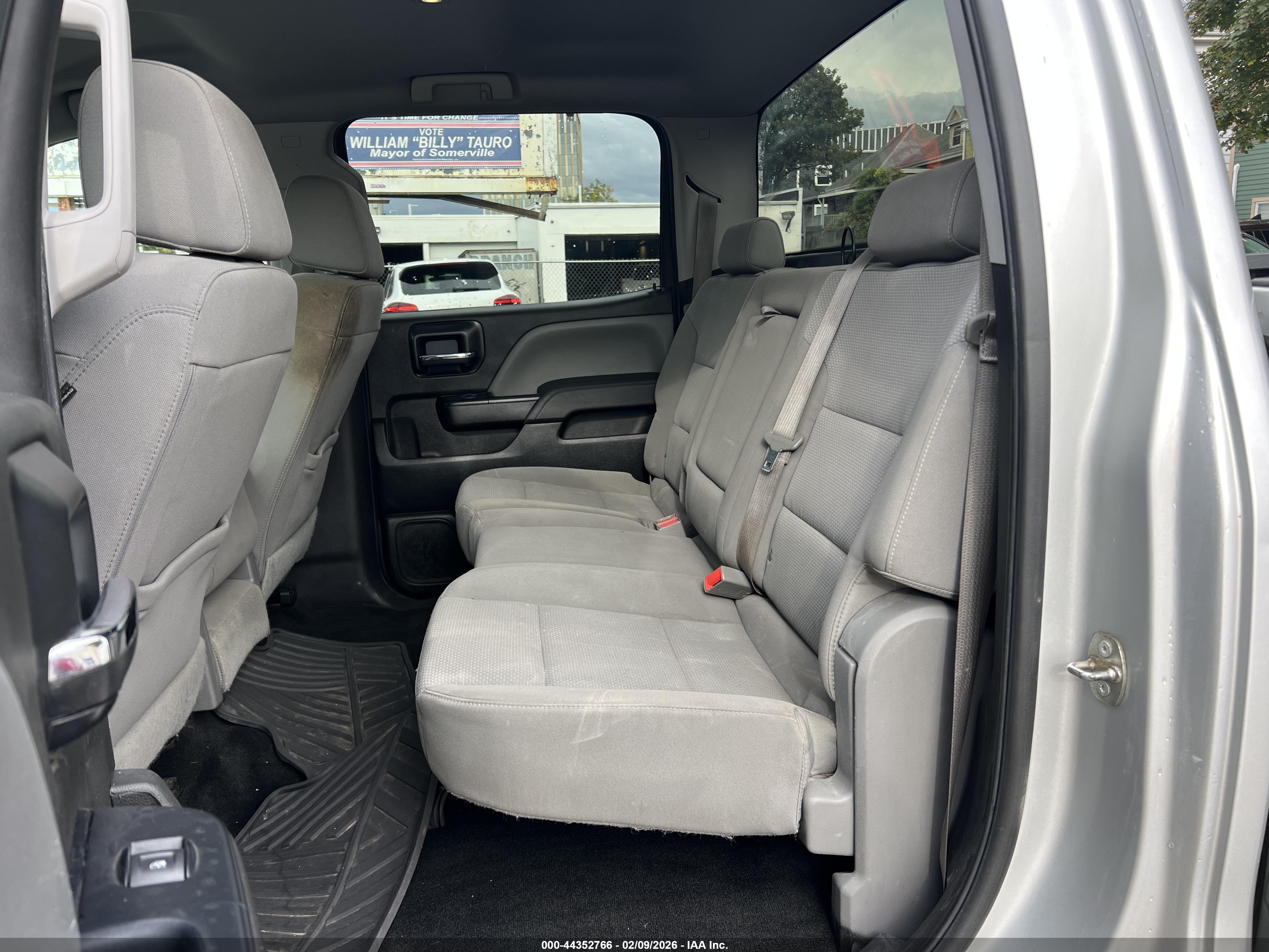 CHEVROLET SILVERADO image 8
